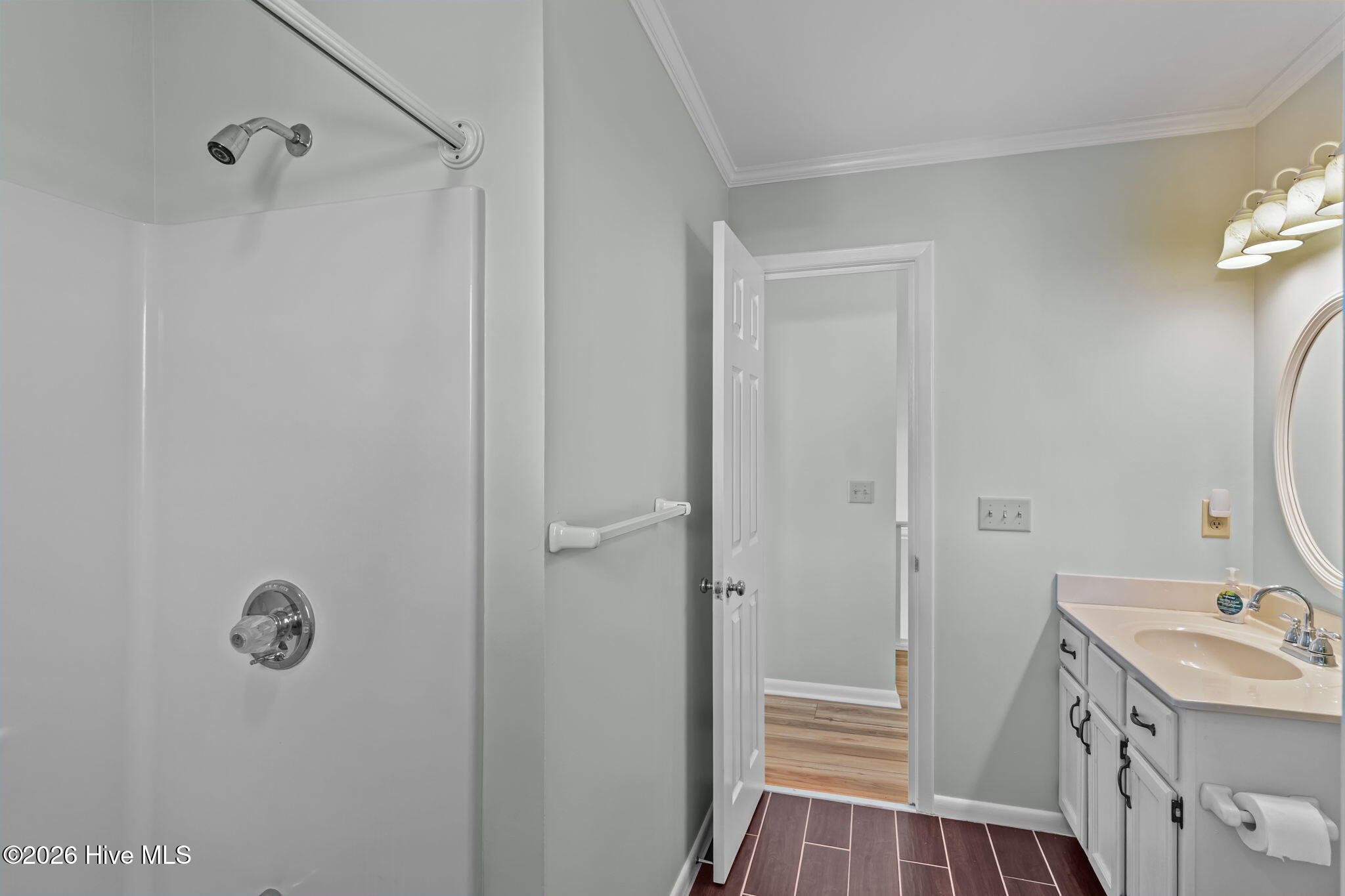 100553144 | Photo 32