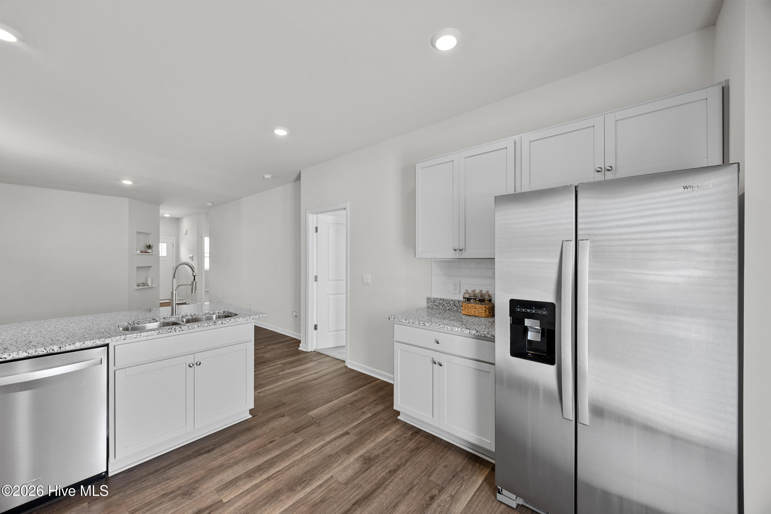 100565485 | Photo 21