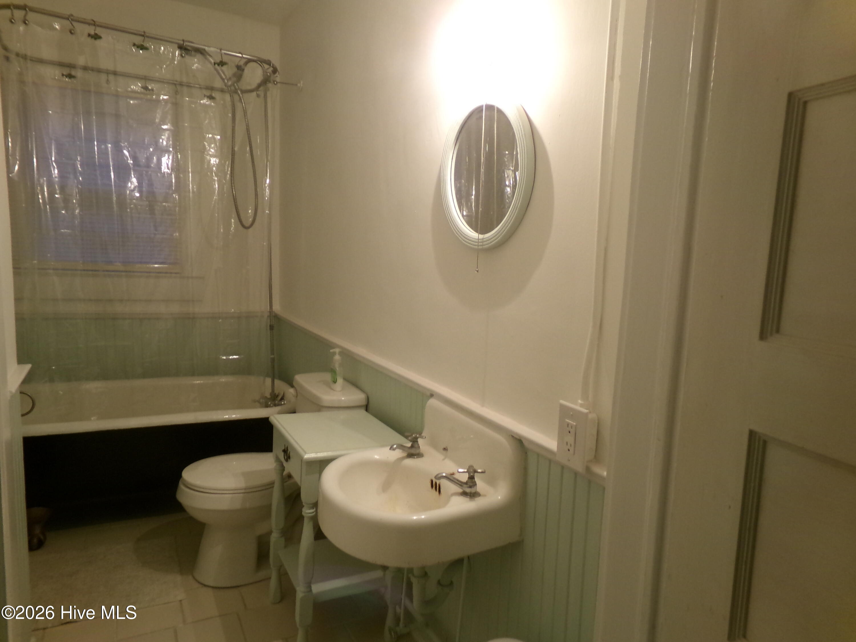 100557712 | Photo 12