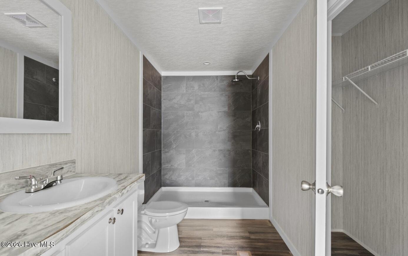 100550679 | Photo 17