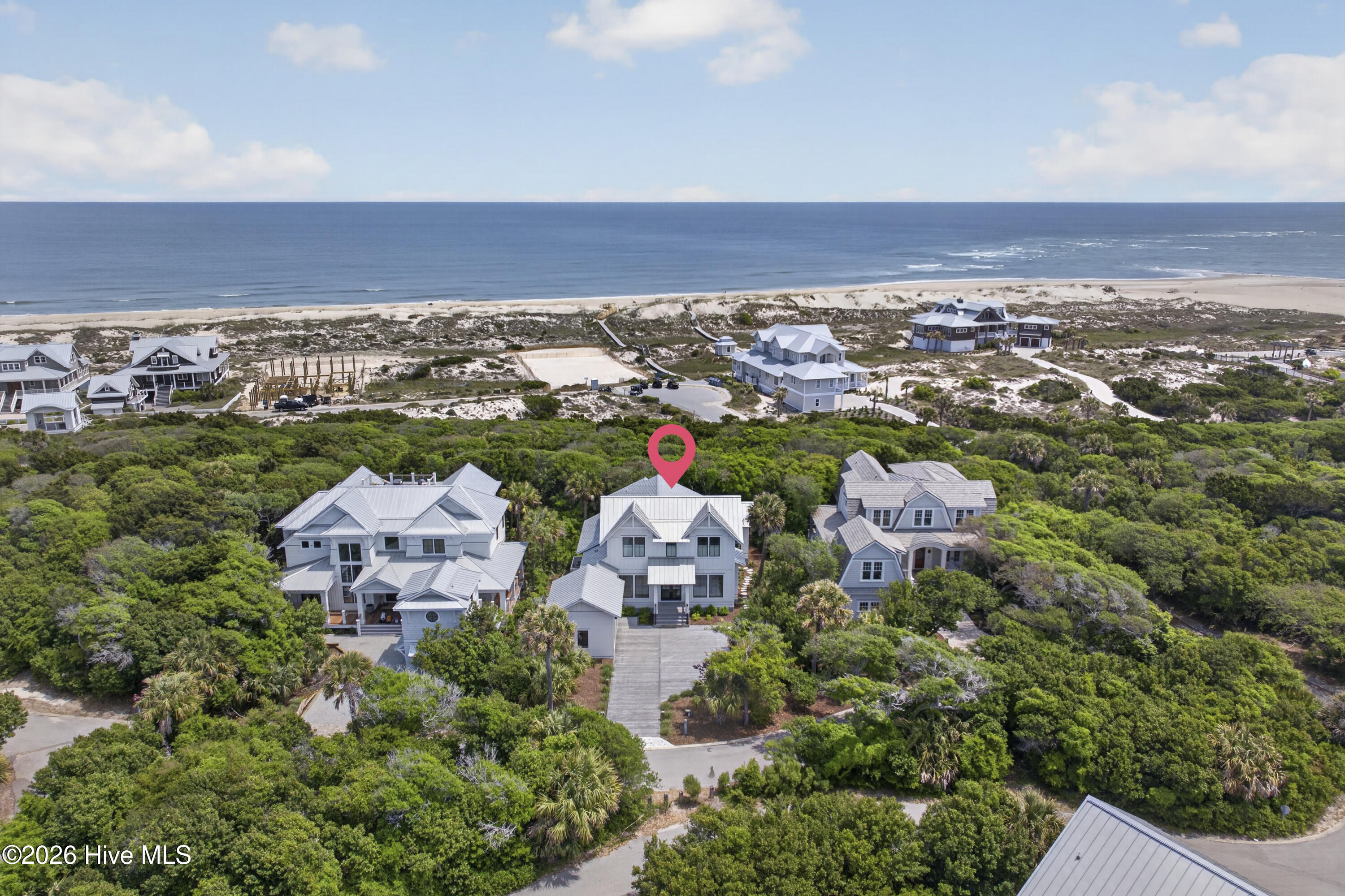 100566186 | Photo 80