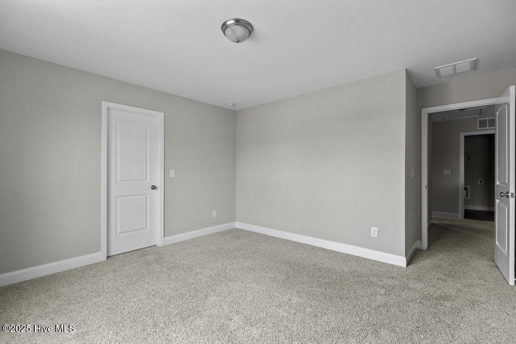 100553771 | Photo 11