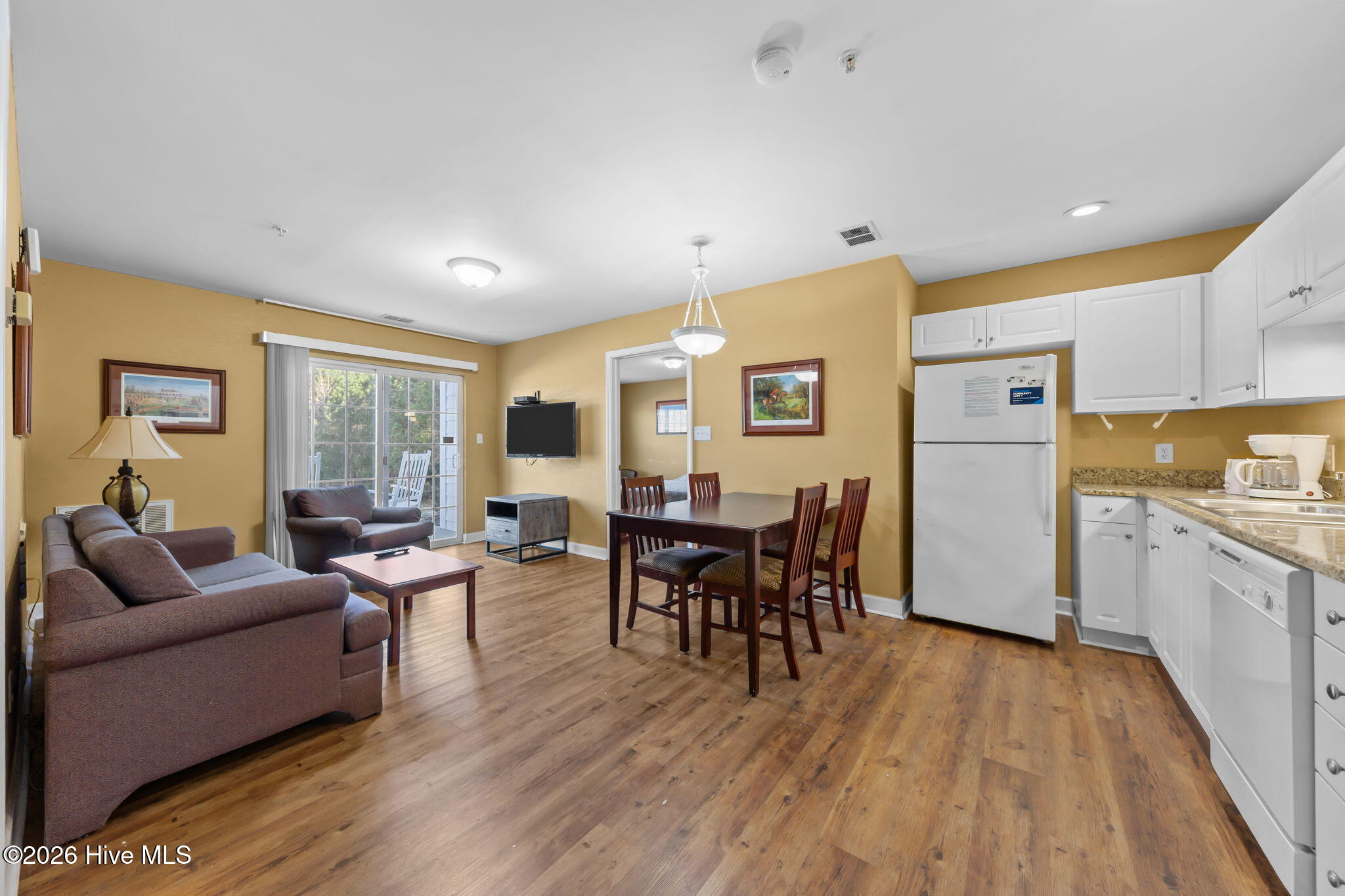 490 LRFB A 101LR lake view