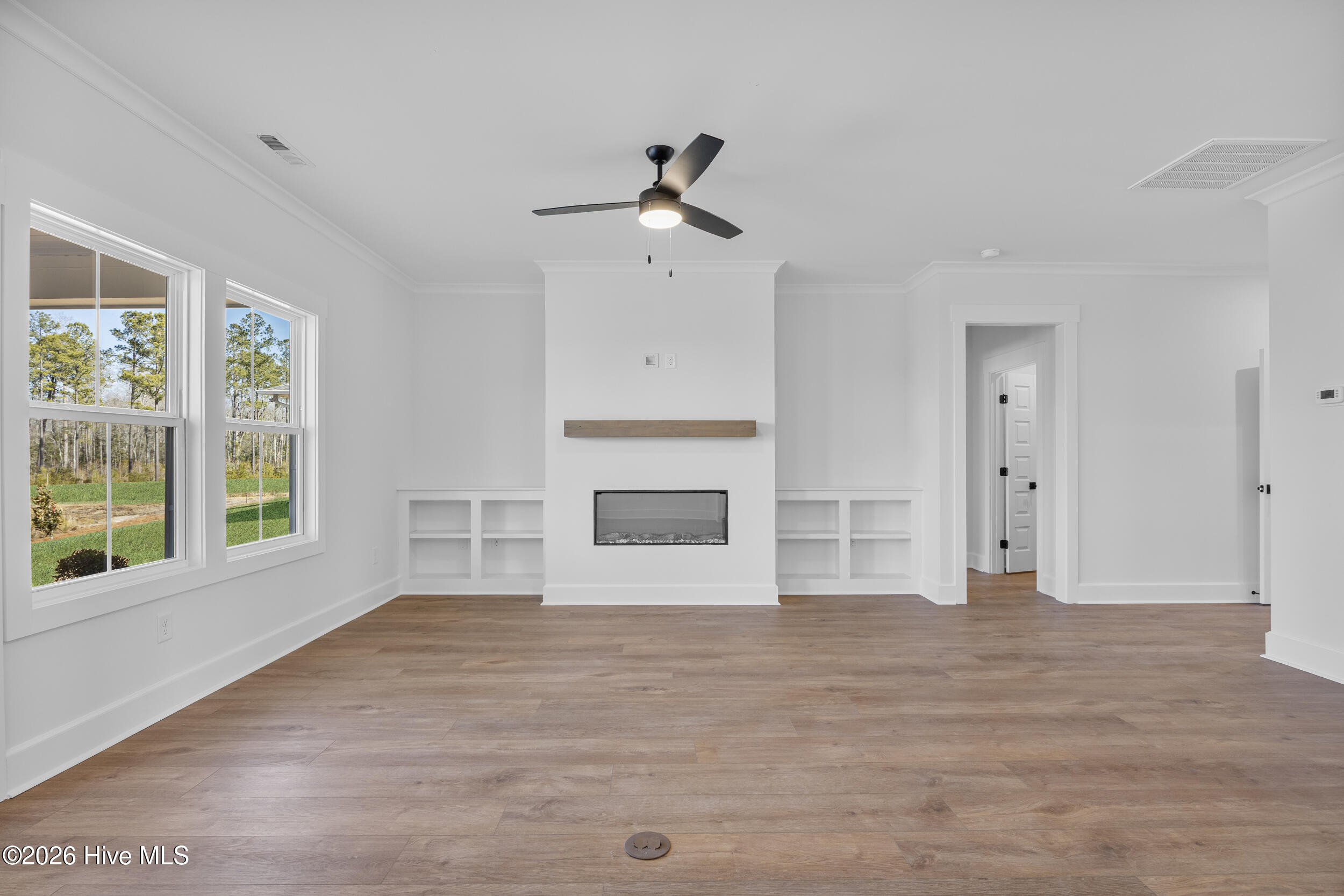 100560726 | Photo 14