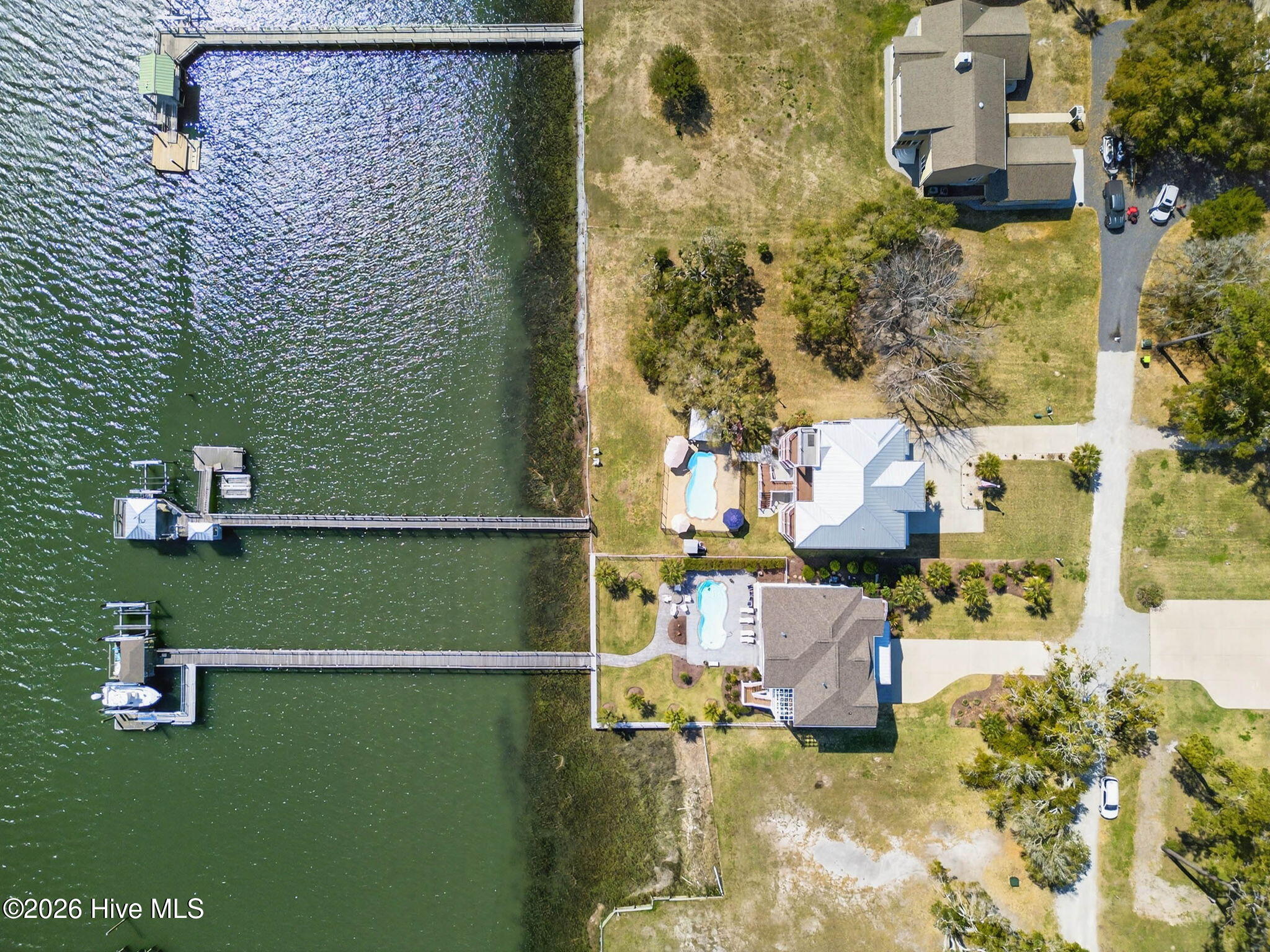 100563982 | Photo 68