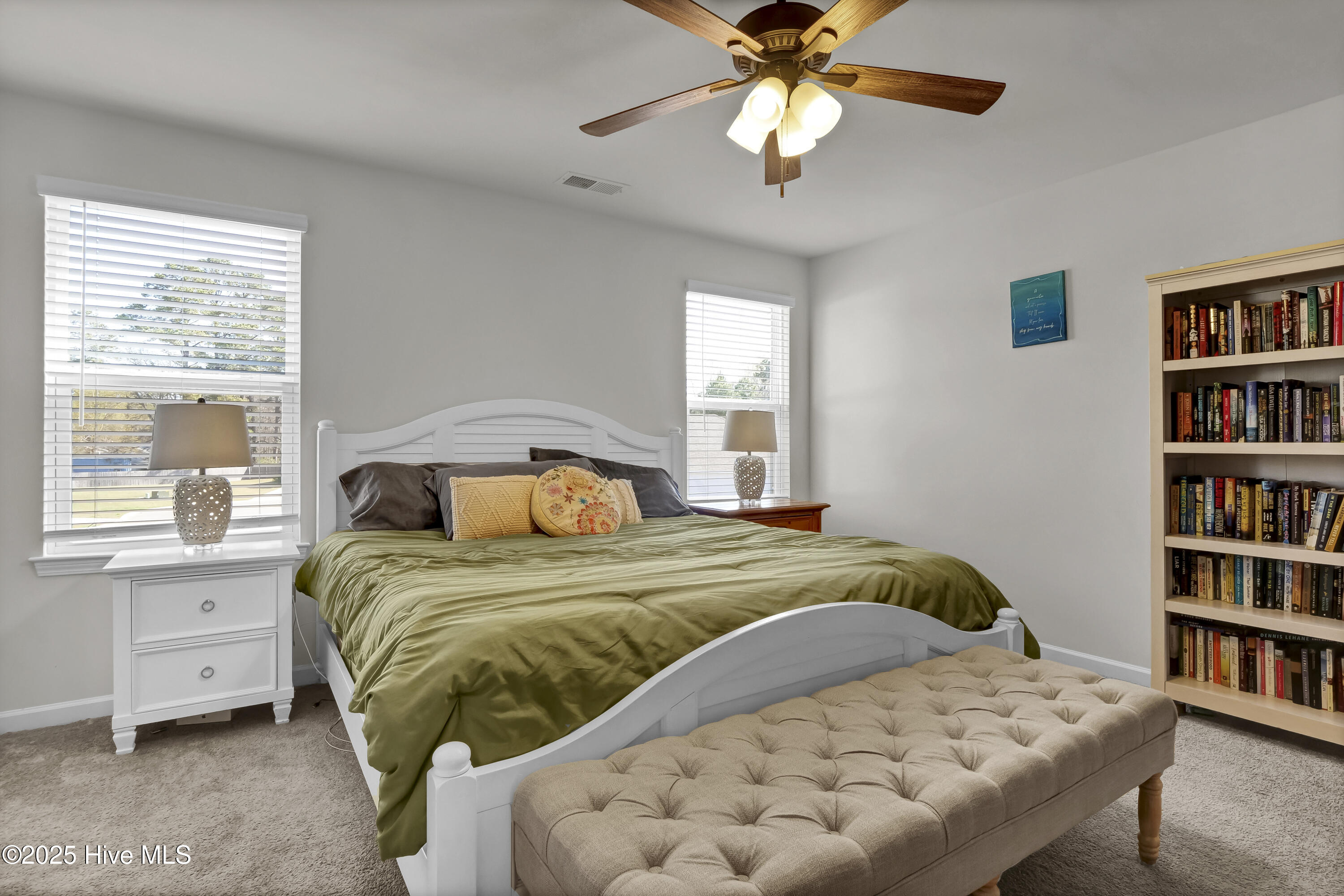 100561368 | Photo 18