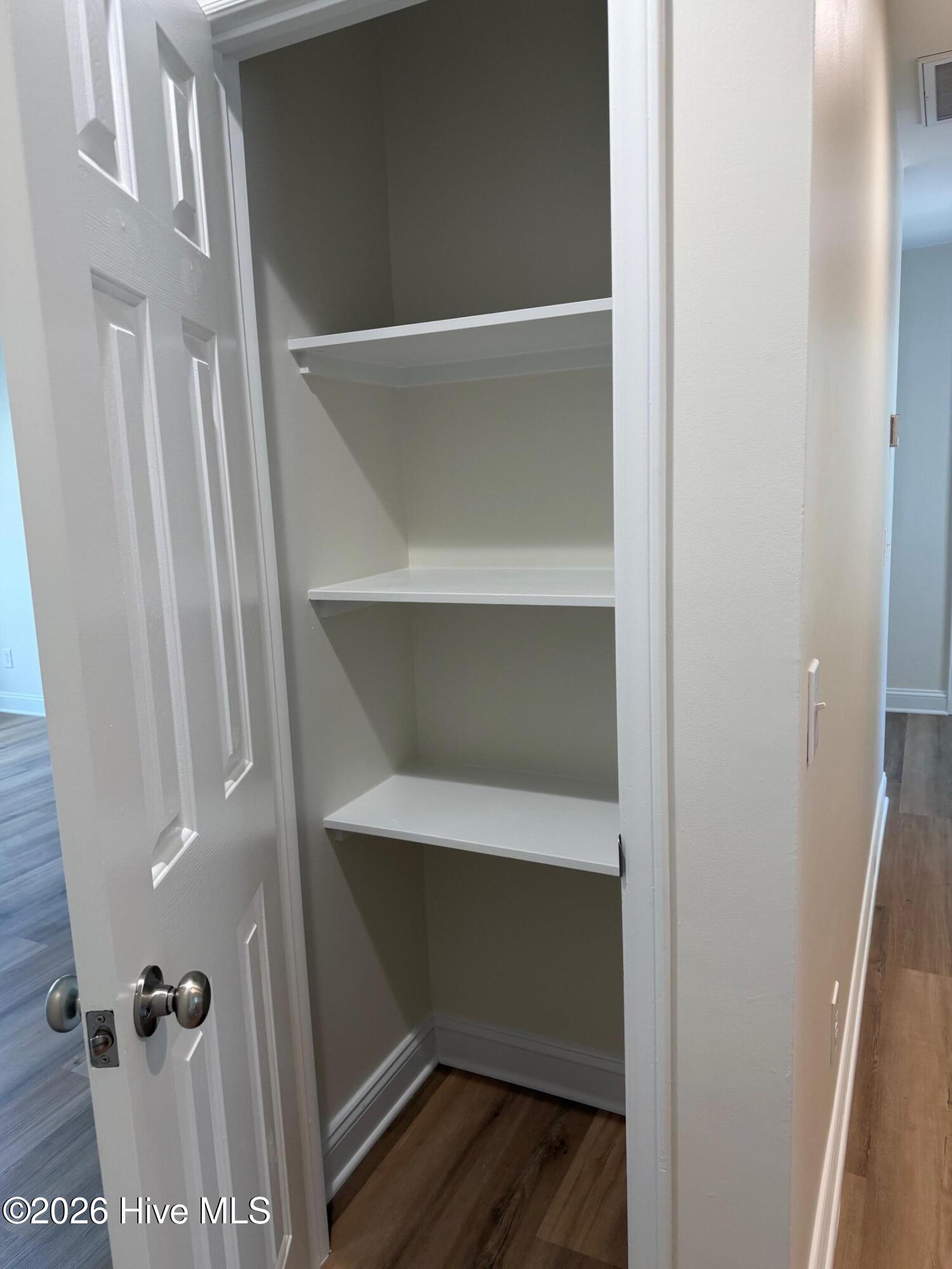 100568177 | Photo 42