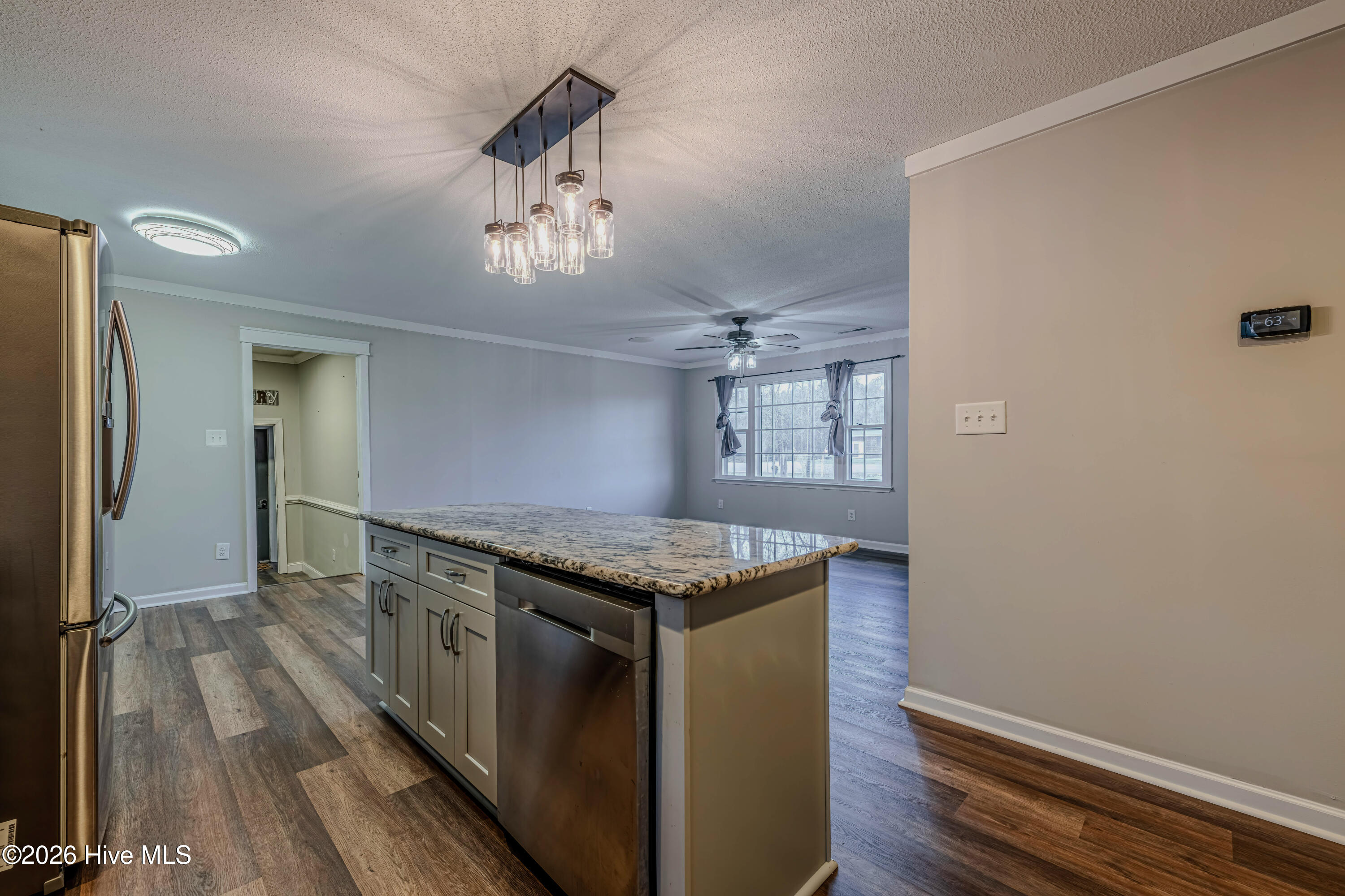 100549124 | Photo 19