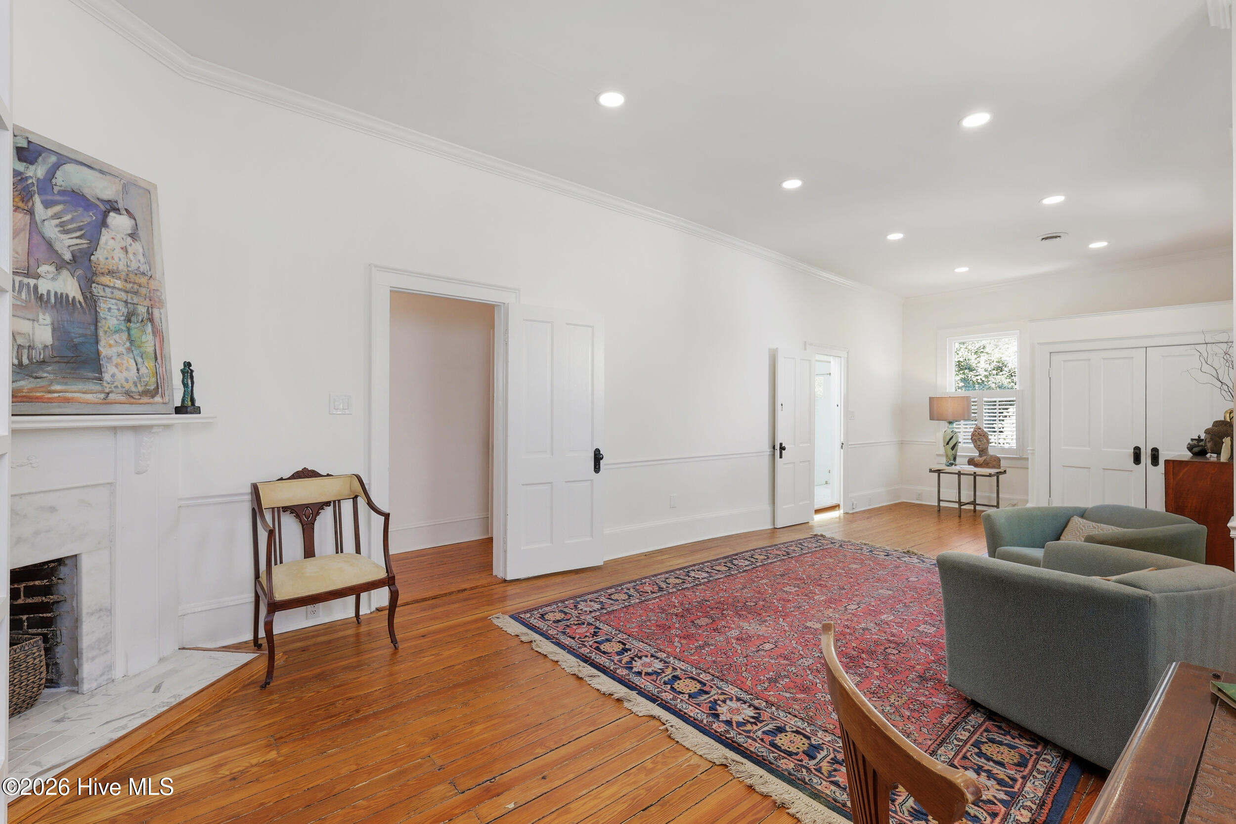 100561300 | Photo 36