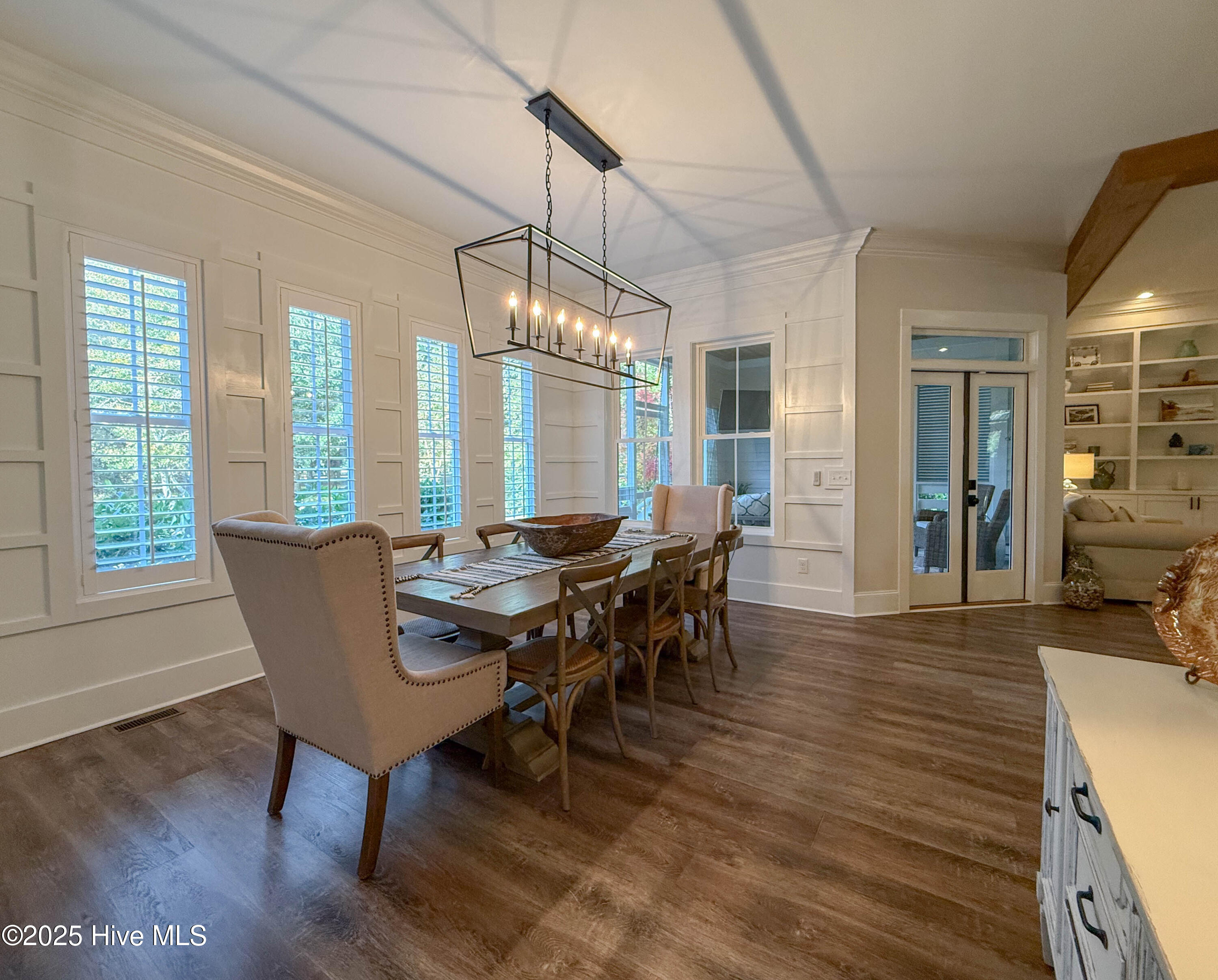 100556308 | Photo 34