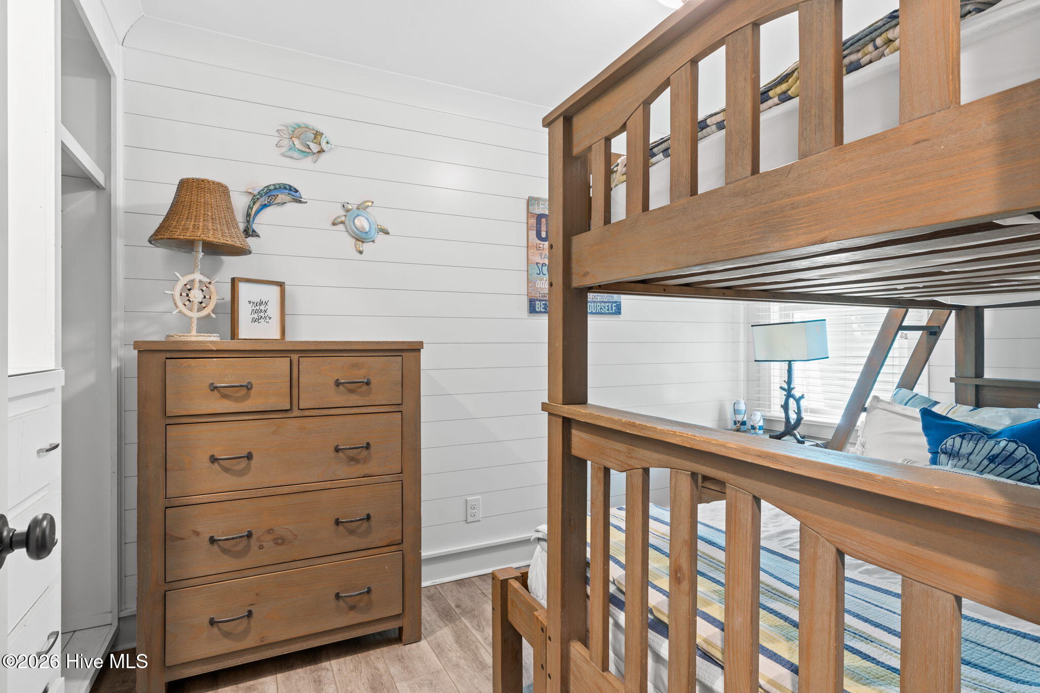 100552493 | Photo 24