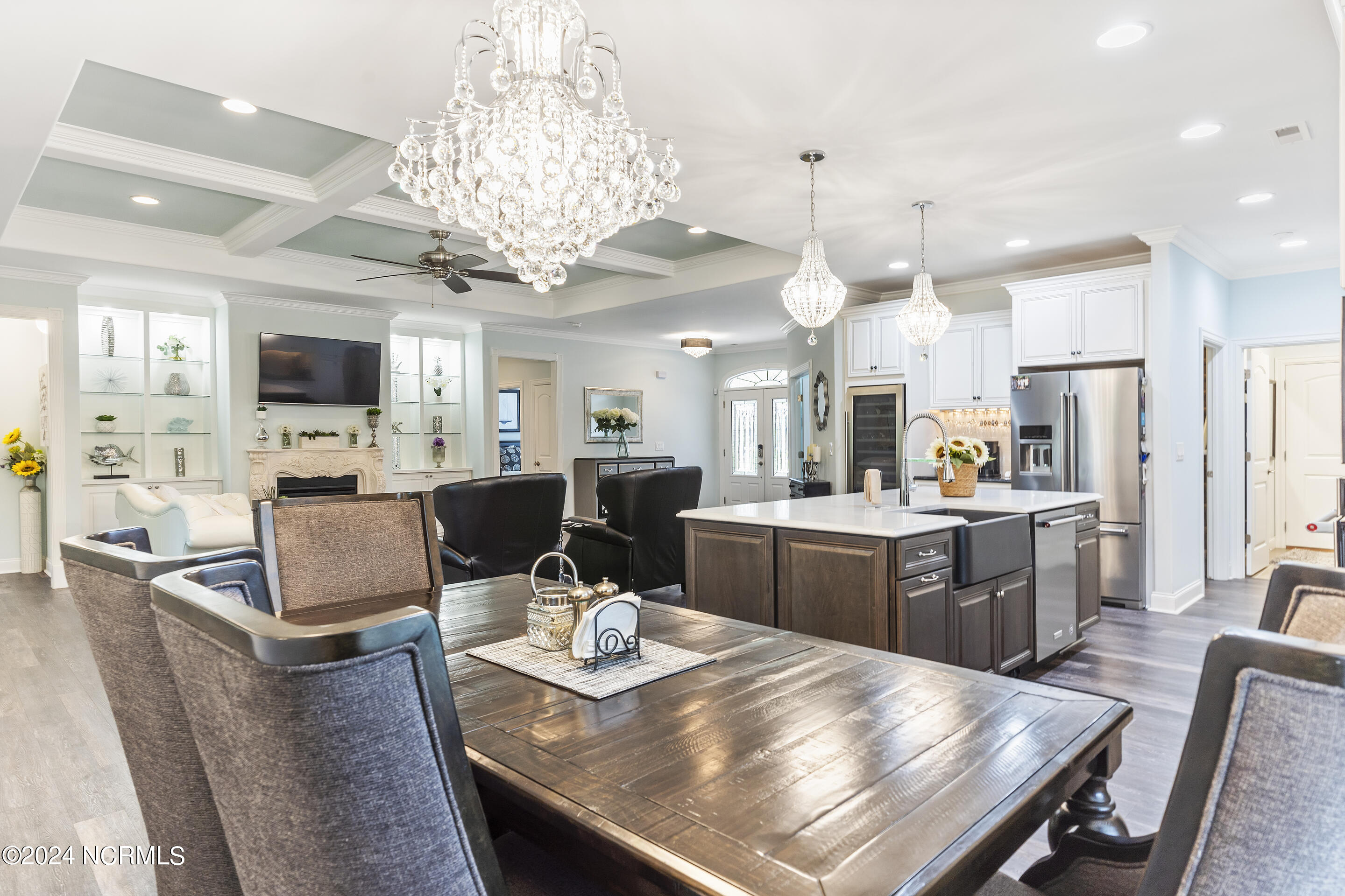 100554009 | Photo 12