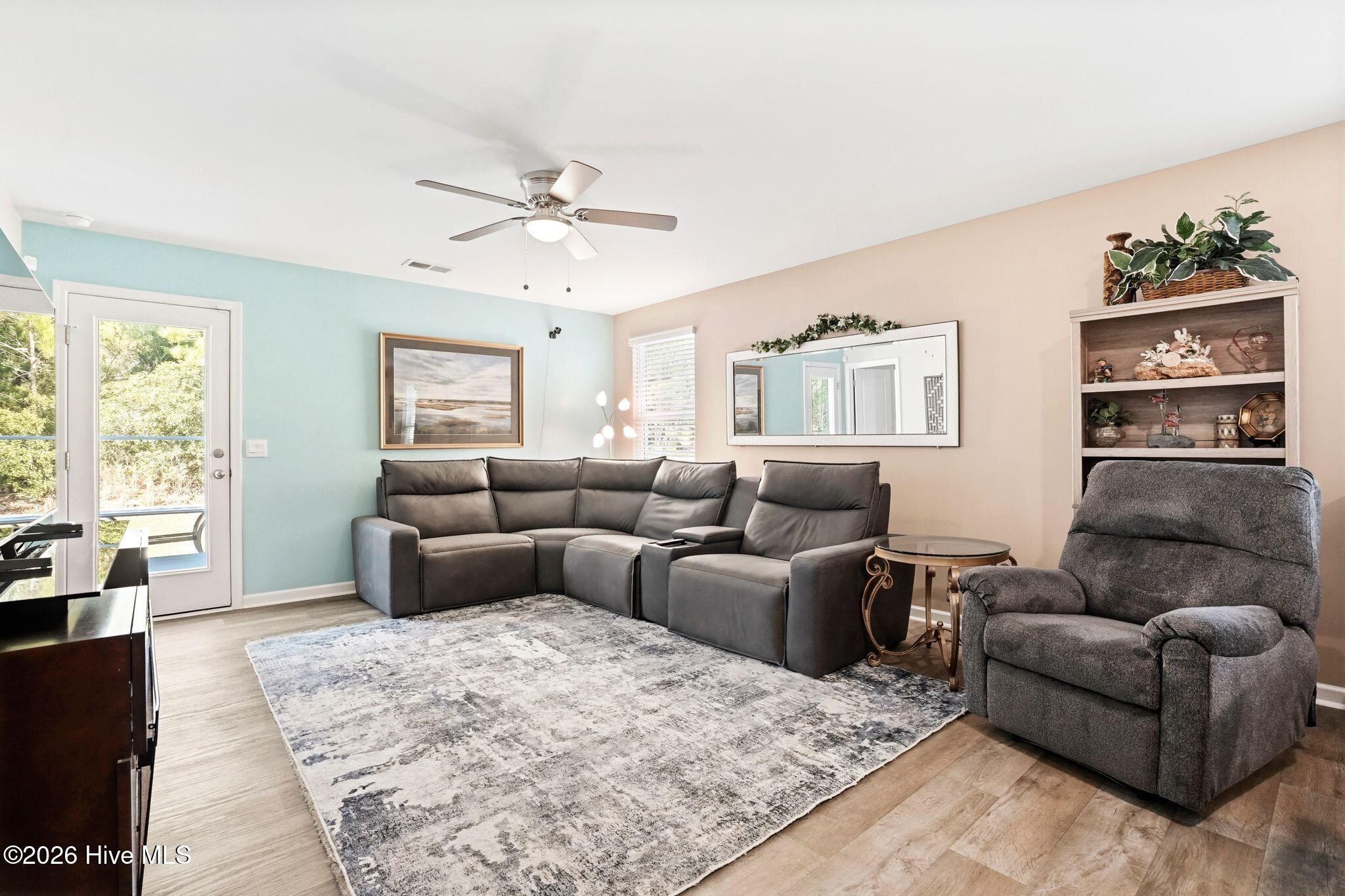 100565300 | Photo 15