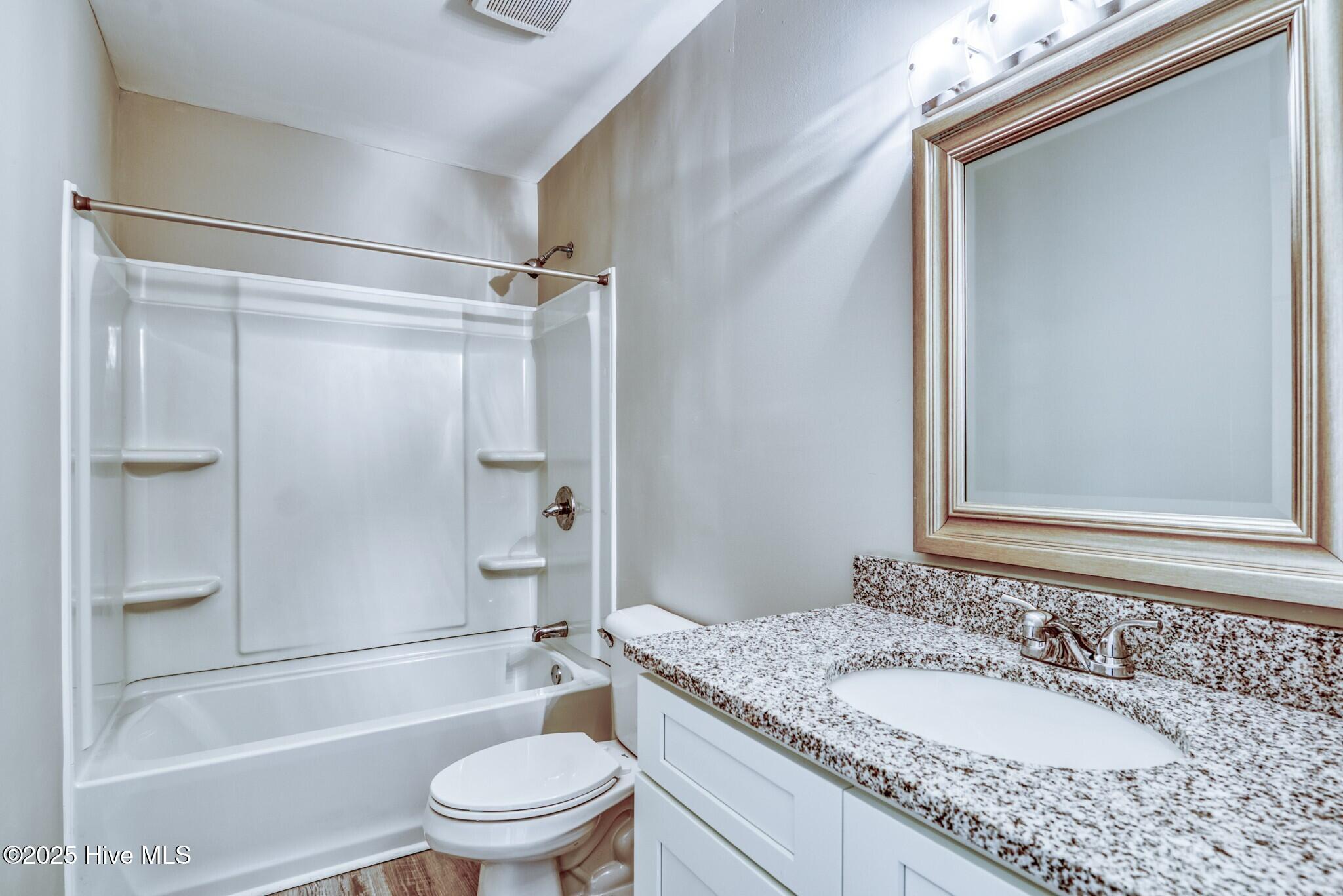 100535864 | Photo 11