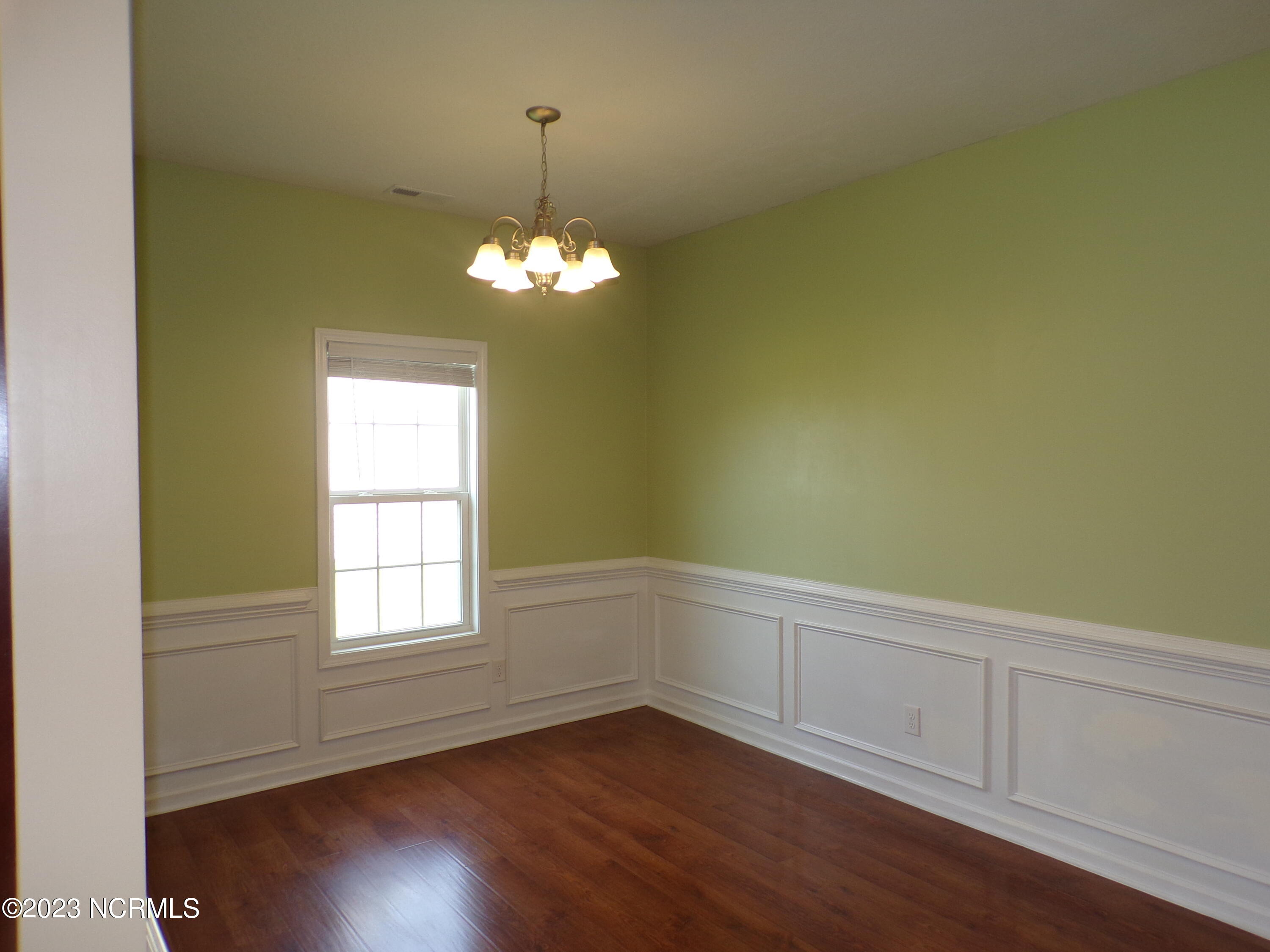 100559579 | Photo 34