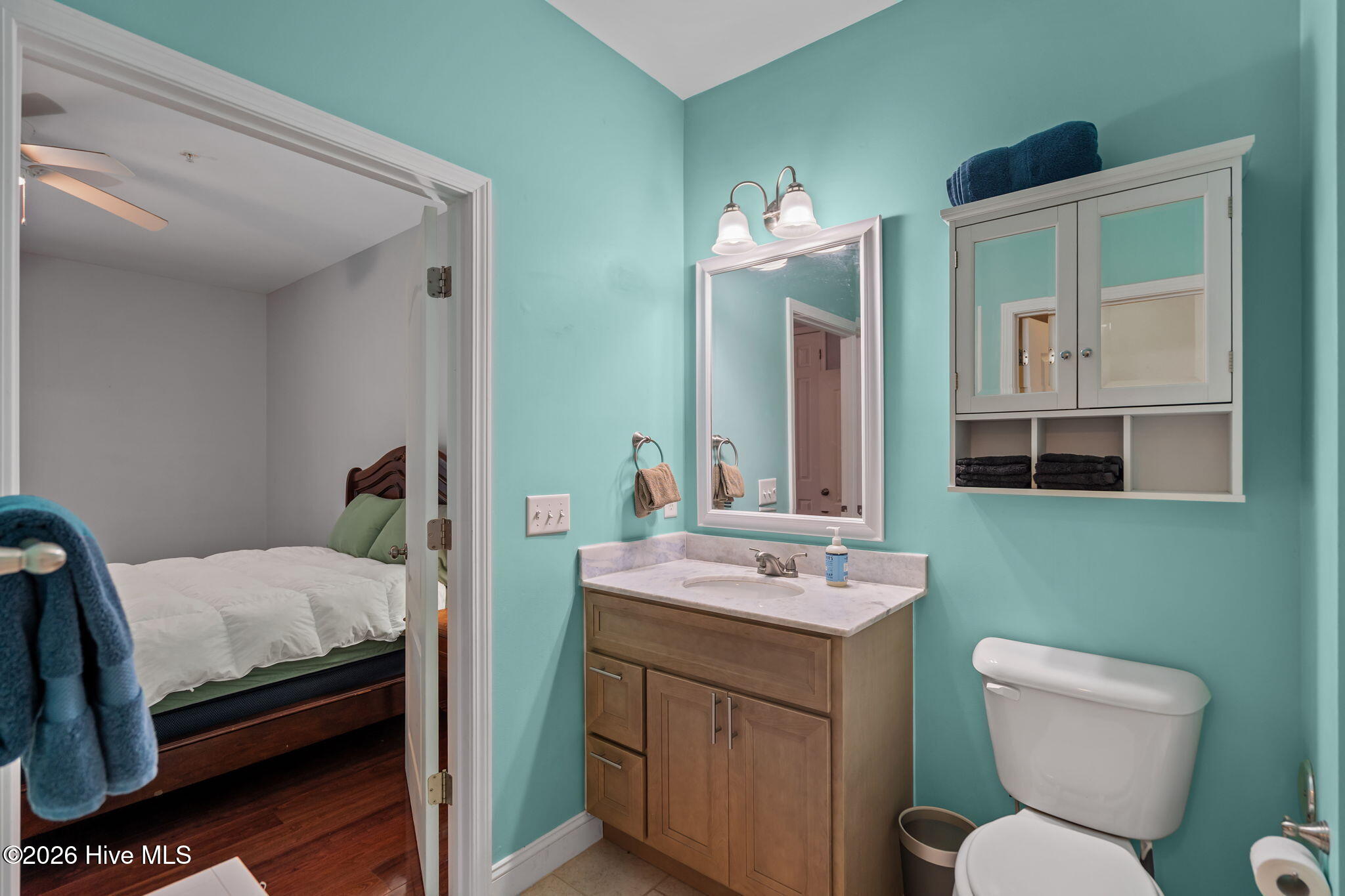 100558292 | Photo 17