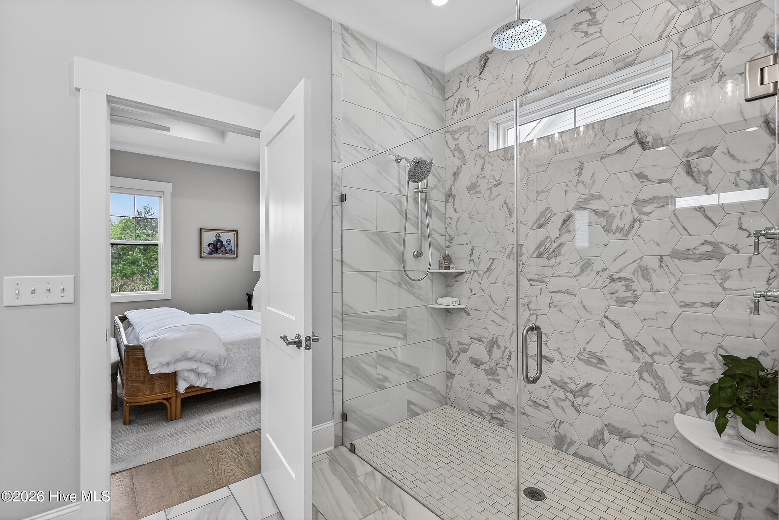 100564541 | Photo 31