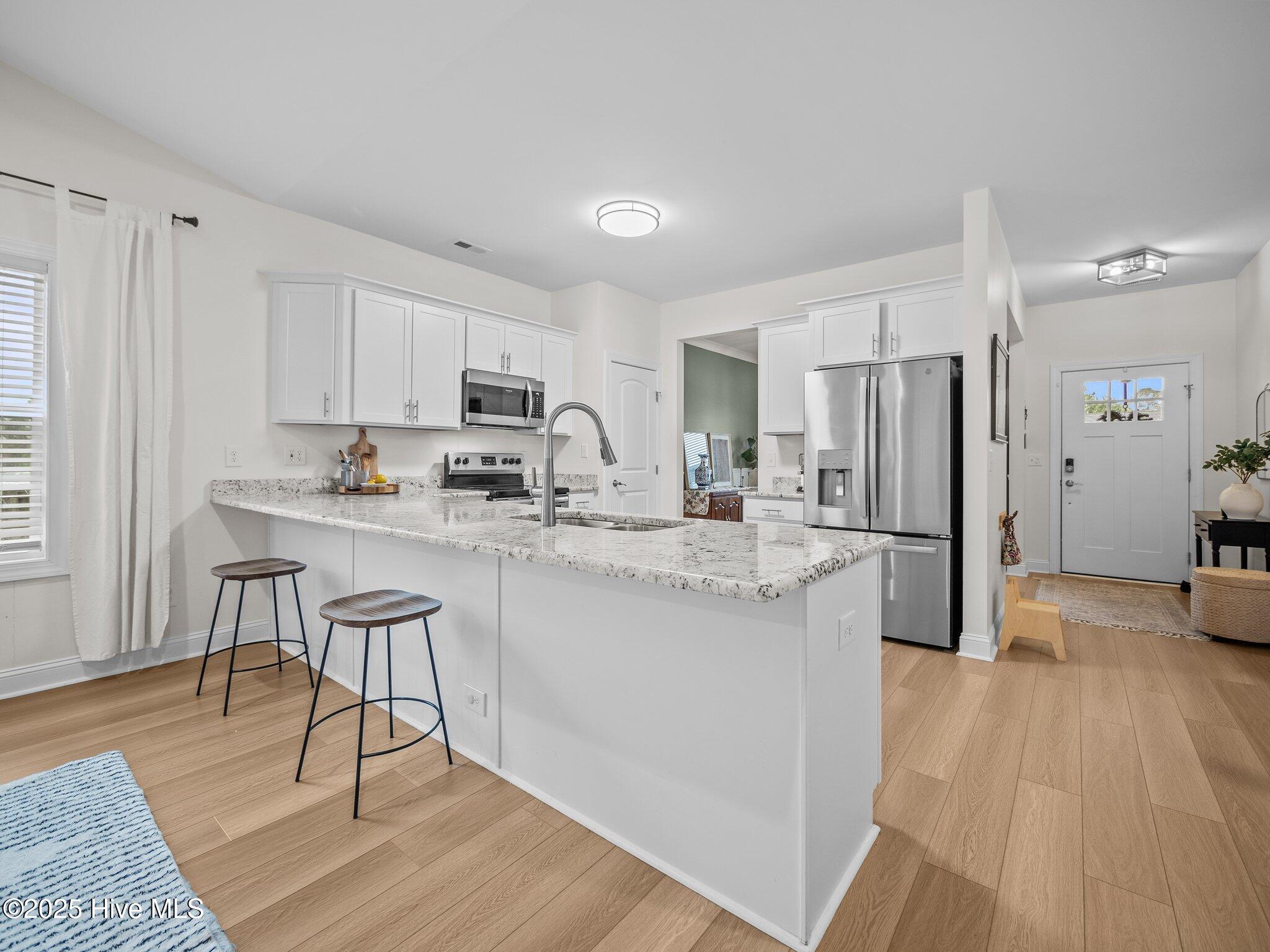 100565720 | Photo 32