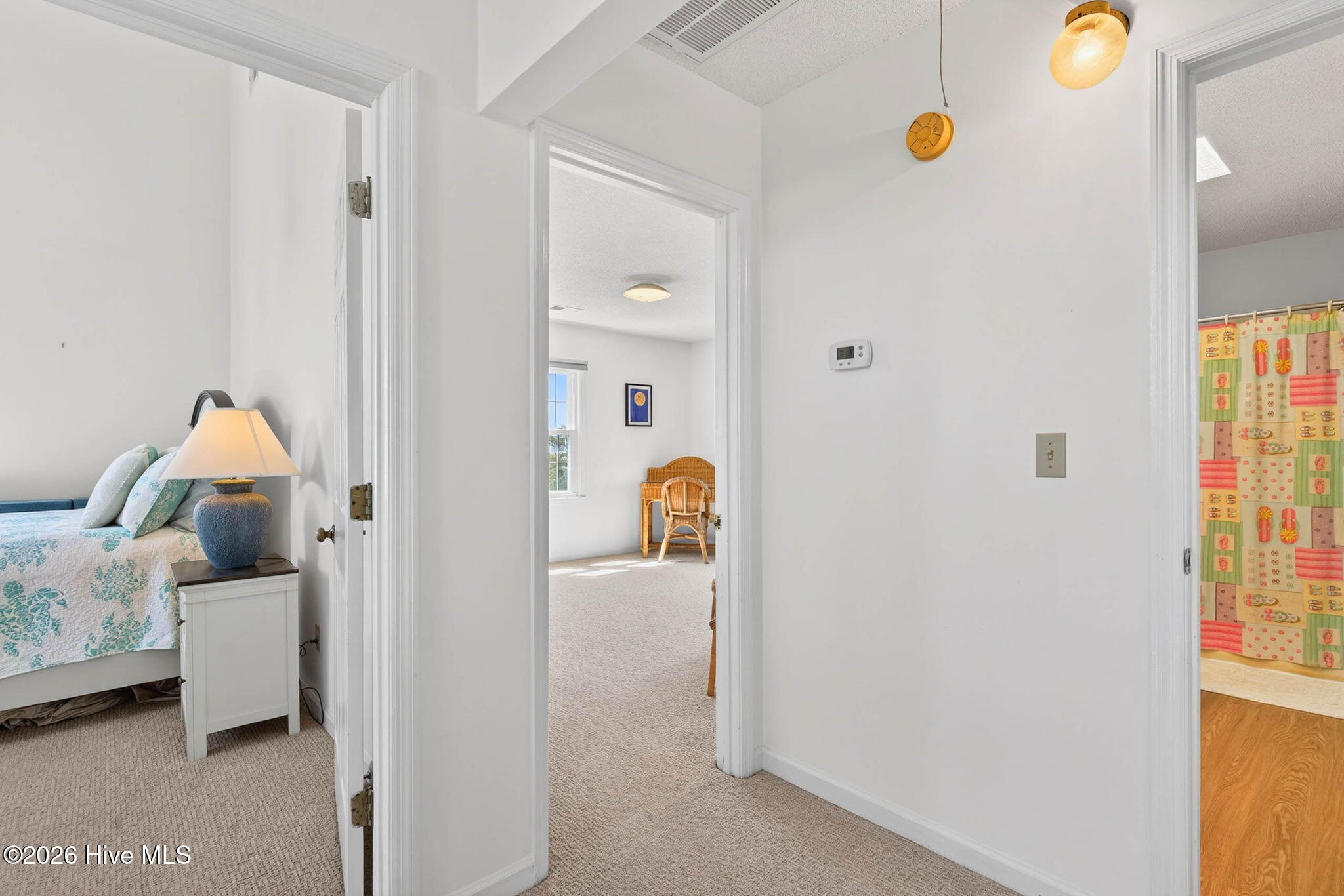 100564703 | Photo 25