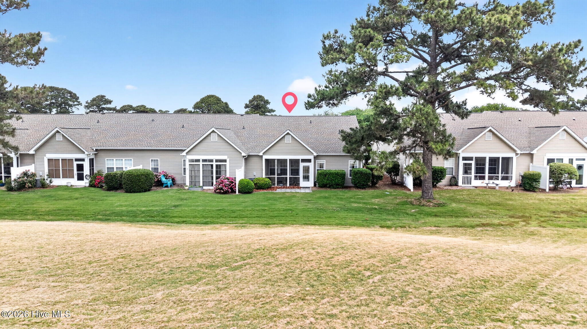 100570606 | Photo 26