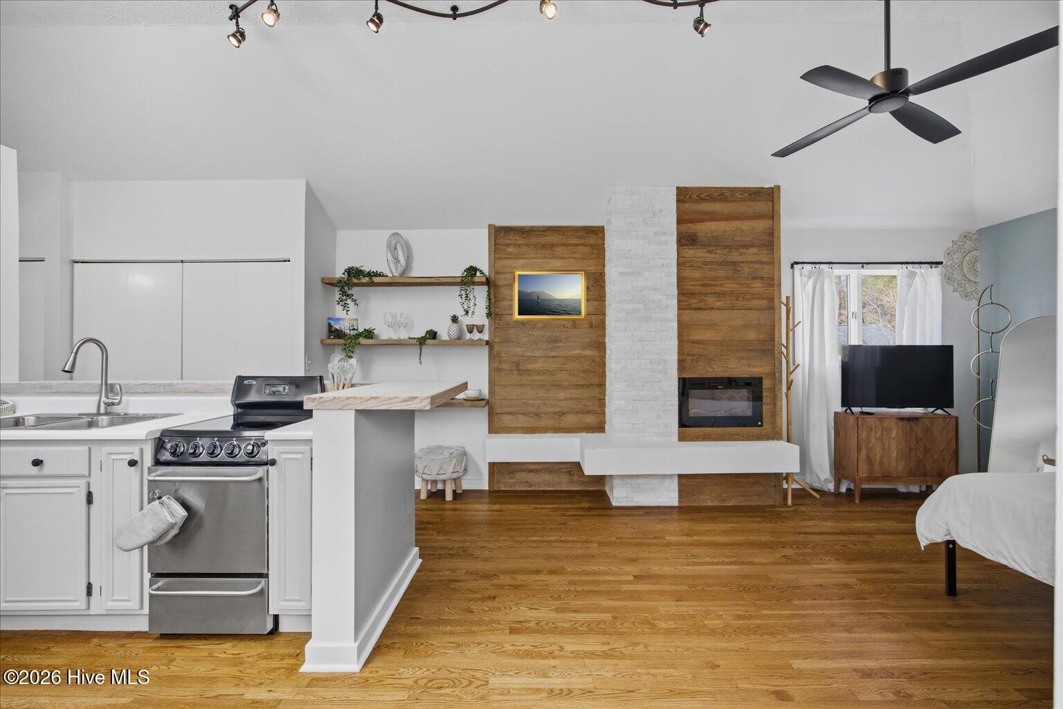 100555518 | Photo 33