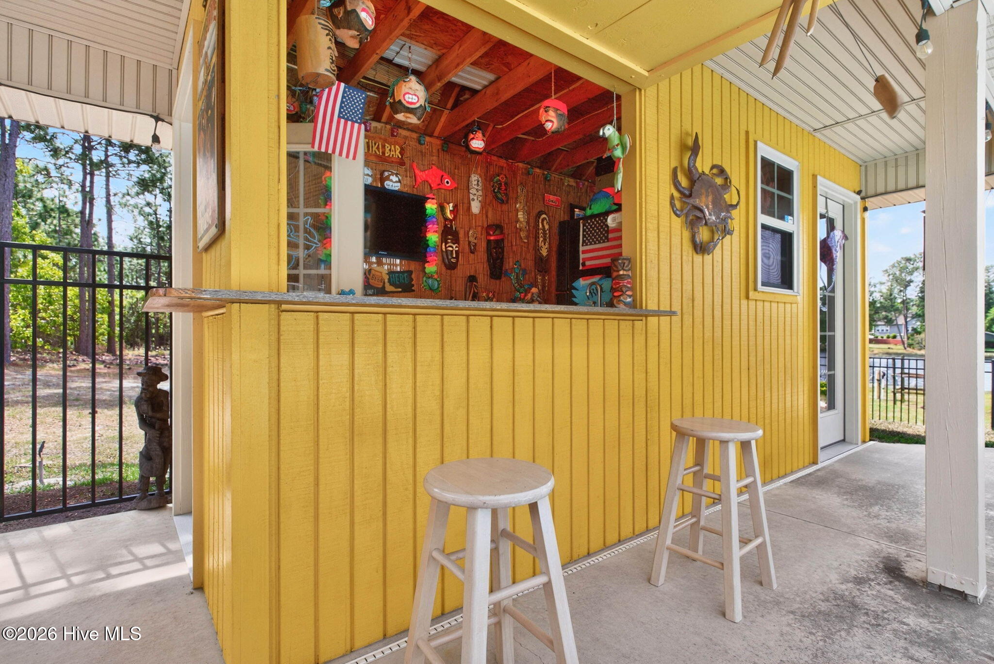 100569405 | Photo 48