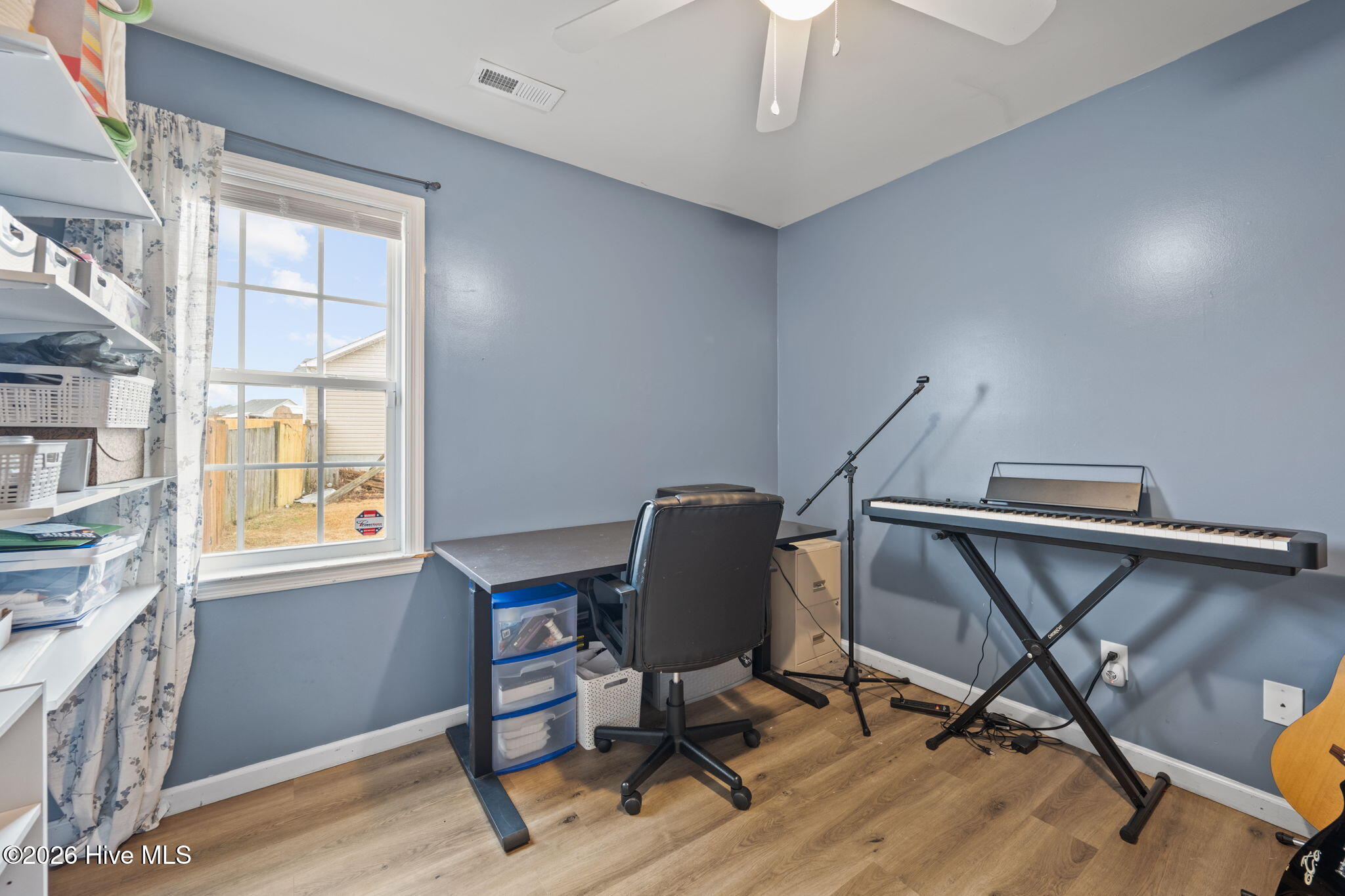 100554130 | Photo 26