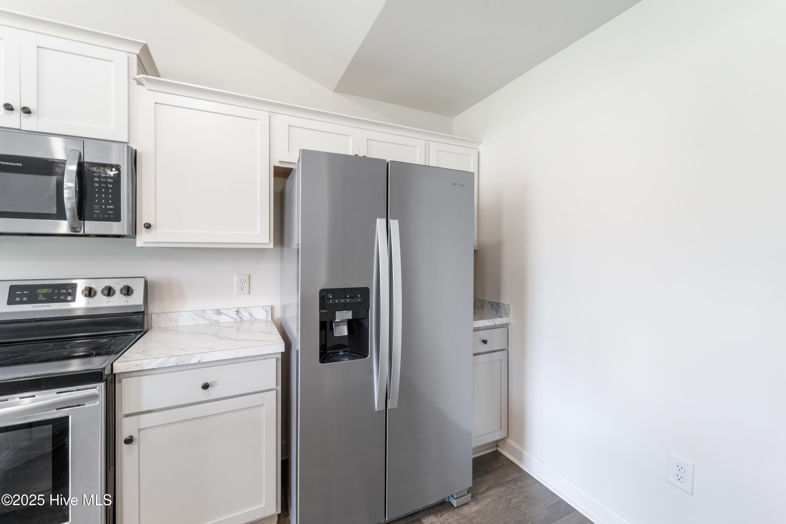 100534550 | Photo 12