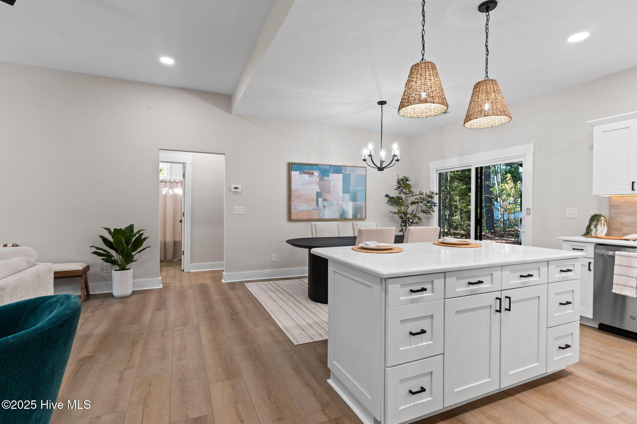 100537553 | Photo 21