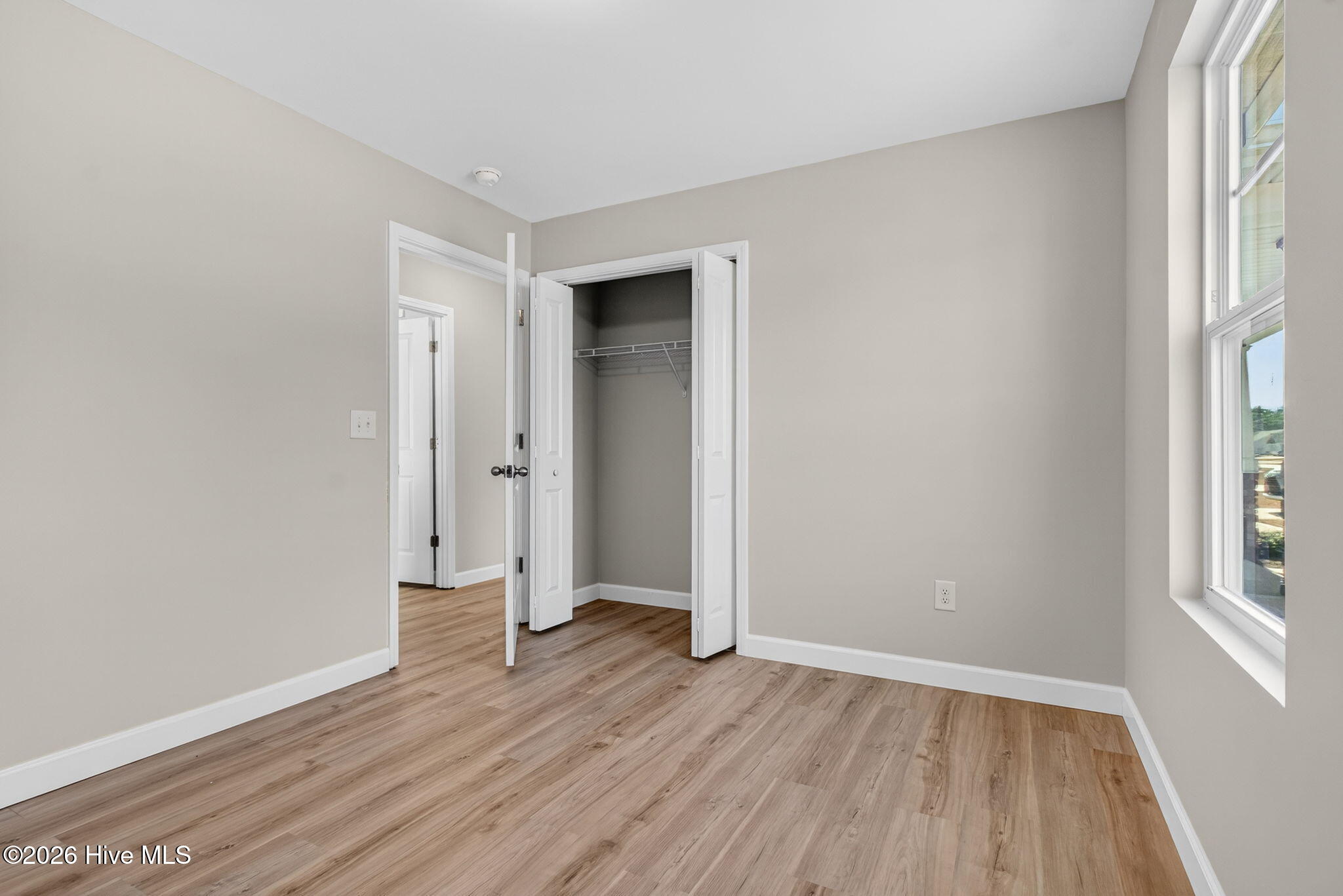 100553620 | Photo 32