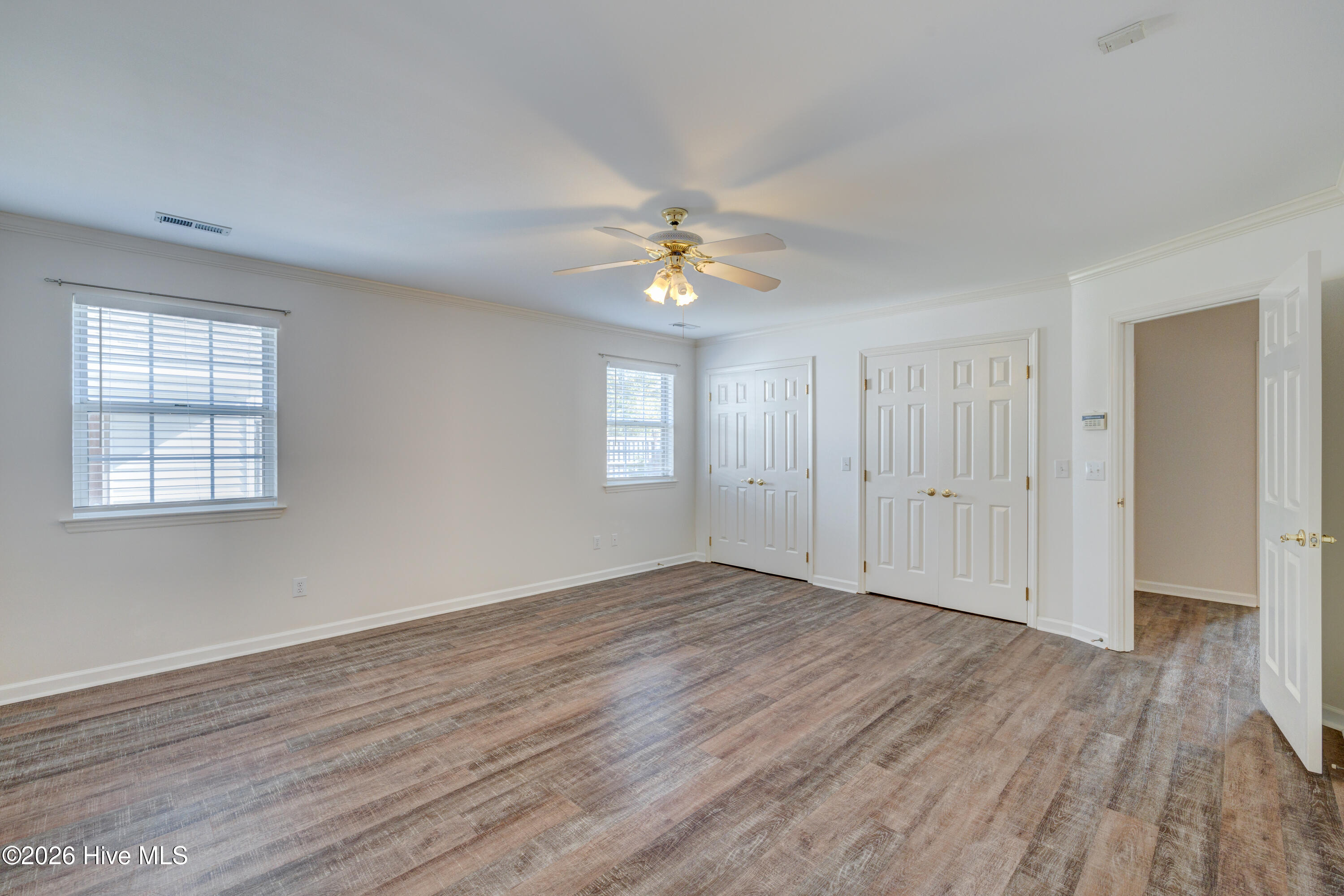 100562738 | Photo 32