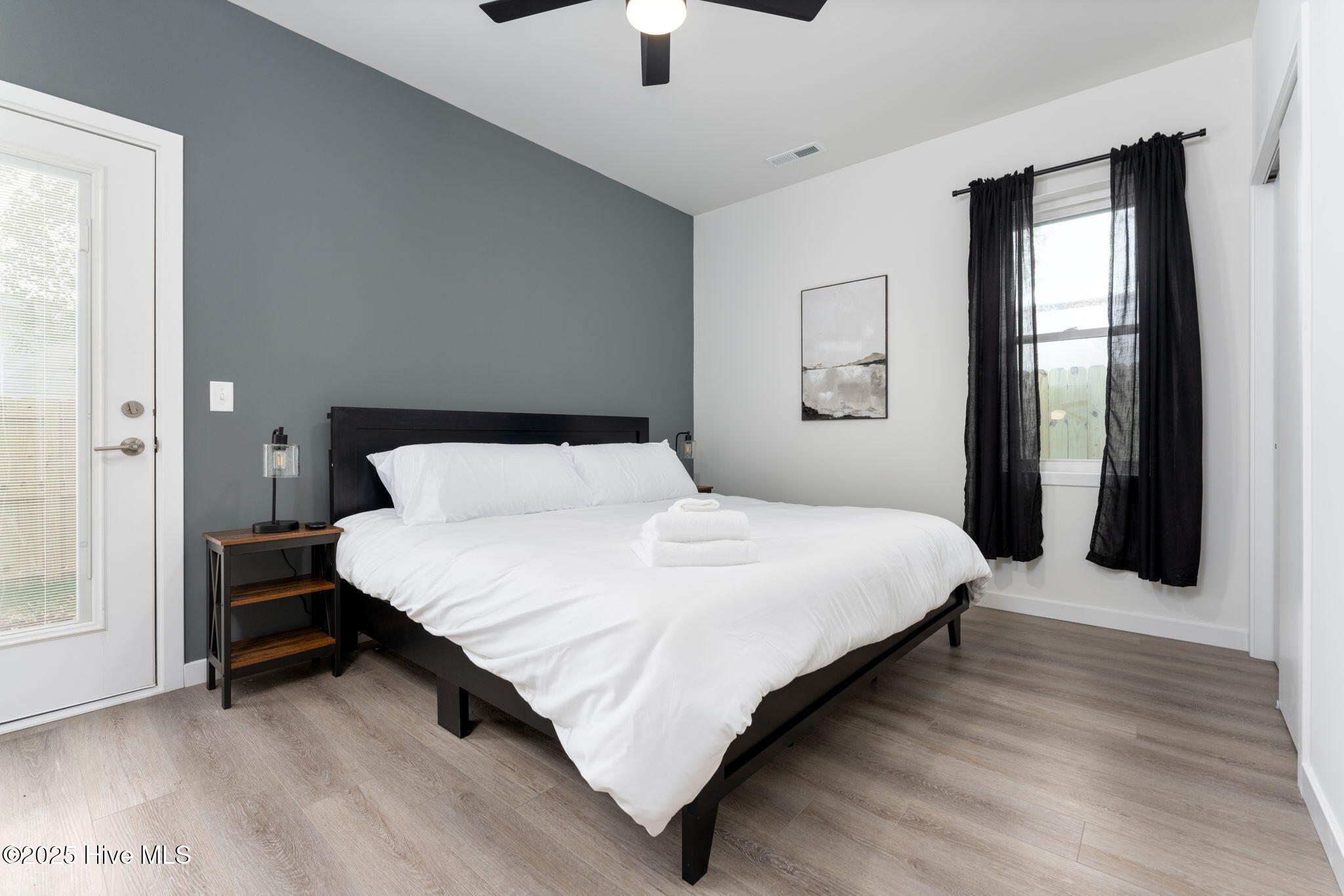 100485156 | Photo 32