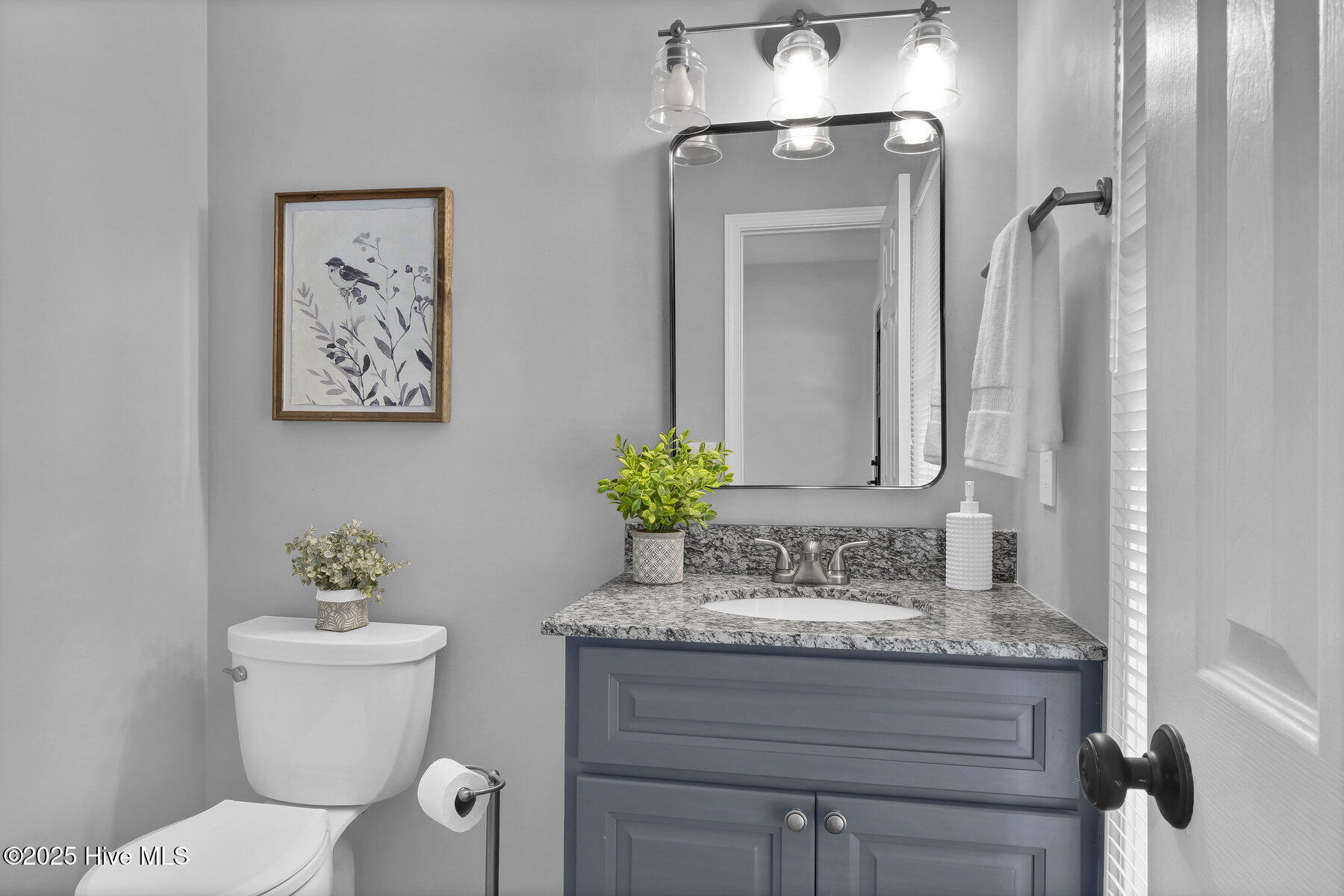 100545503 | Photo 35