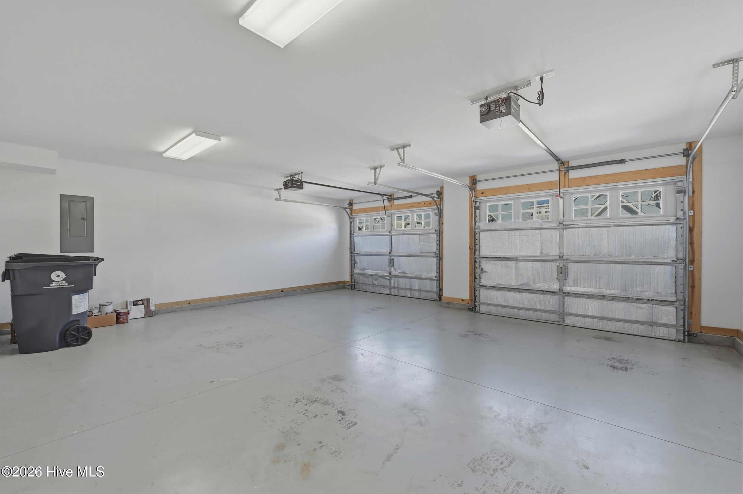 100556965 | Photo 35