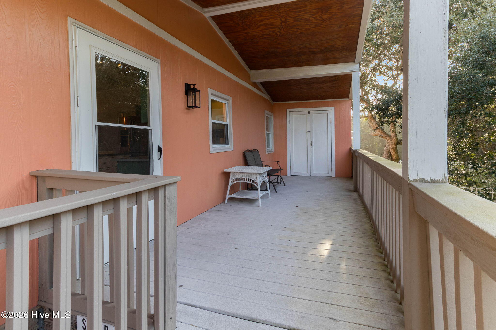 100555843 | Photo 34