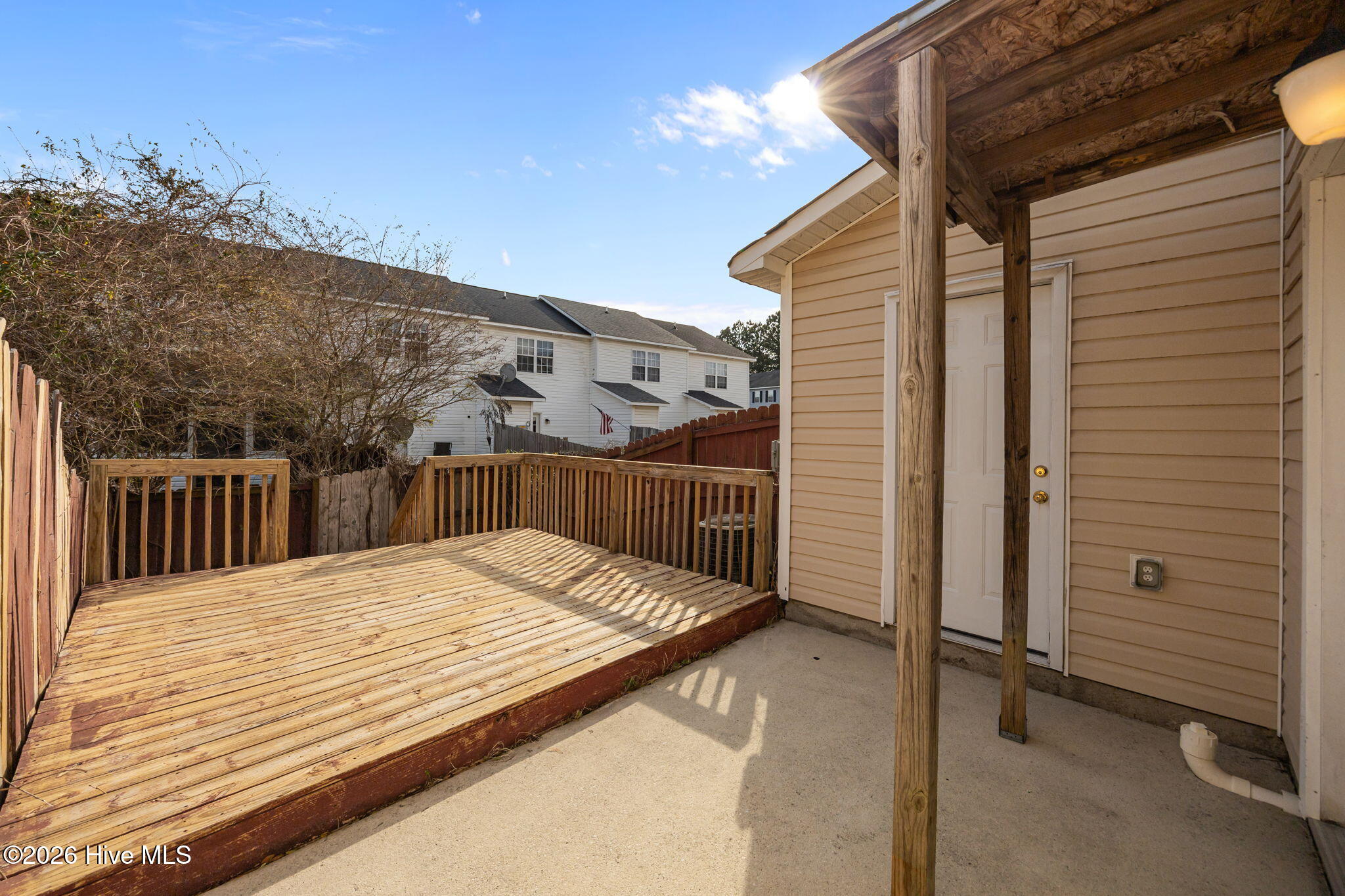 100553765 | Photo 46