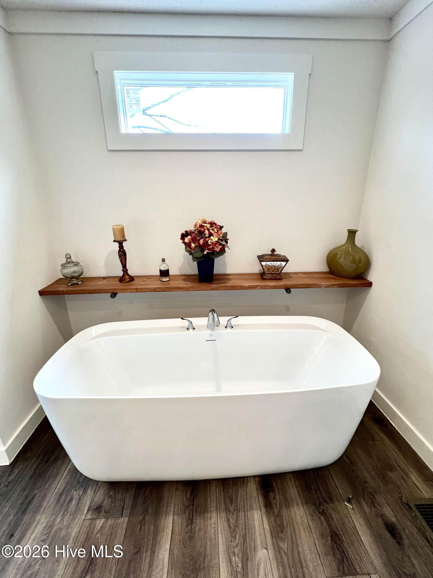 100558277 | Photo 20