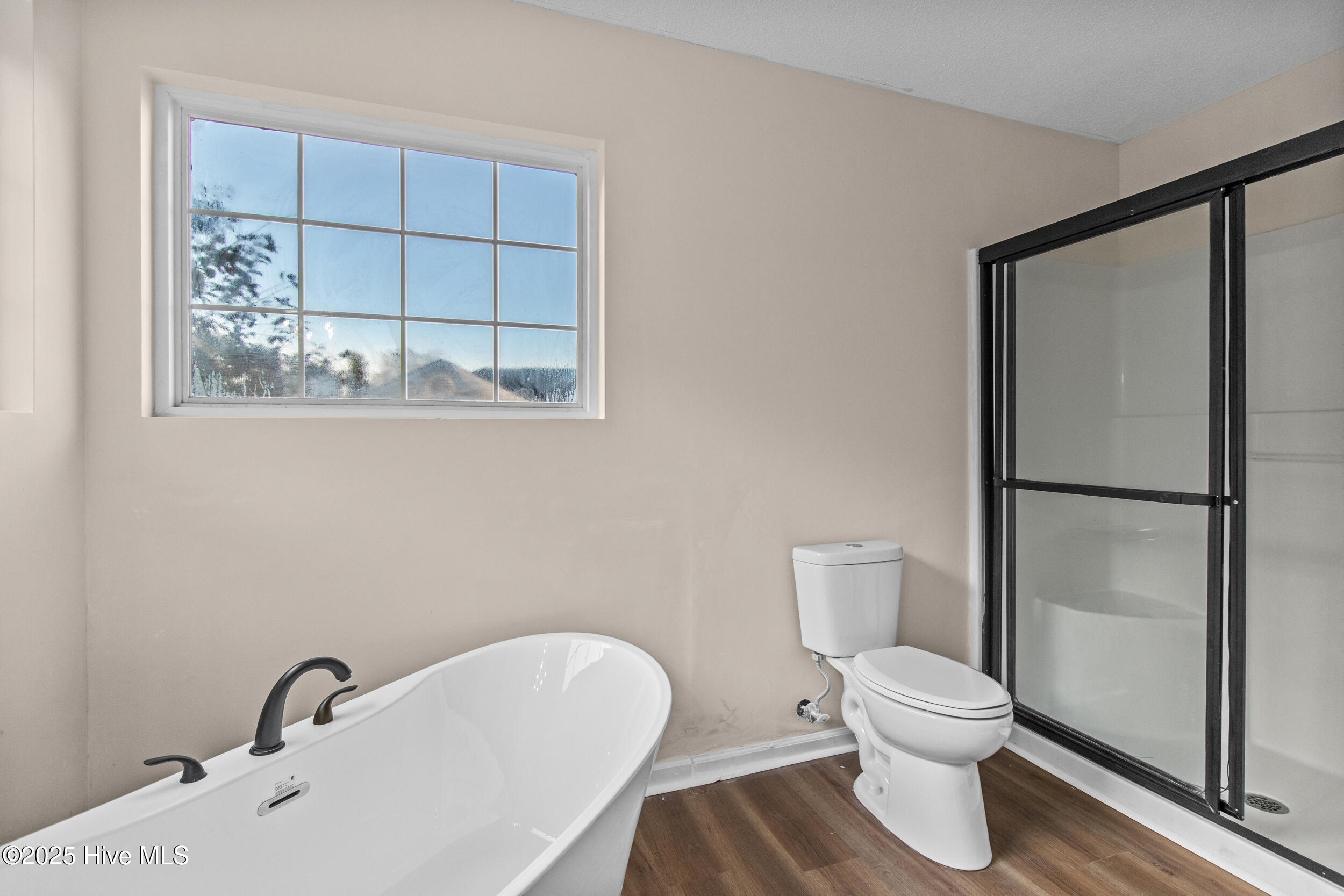 100561425 | Photo 28