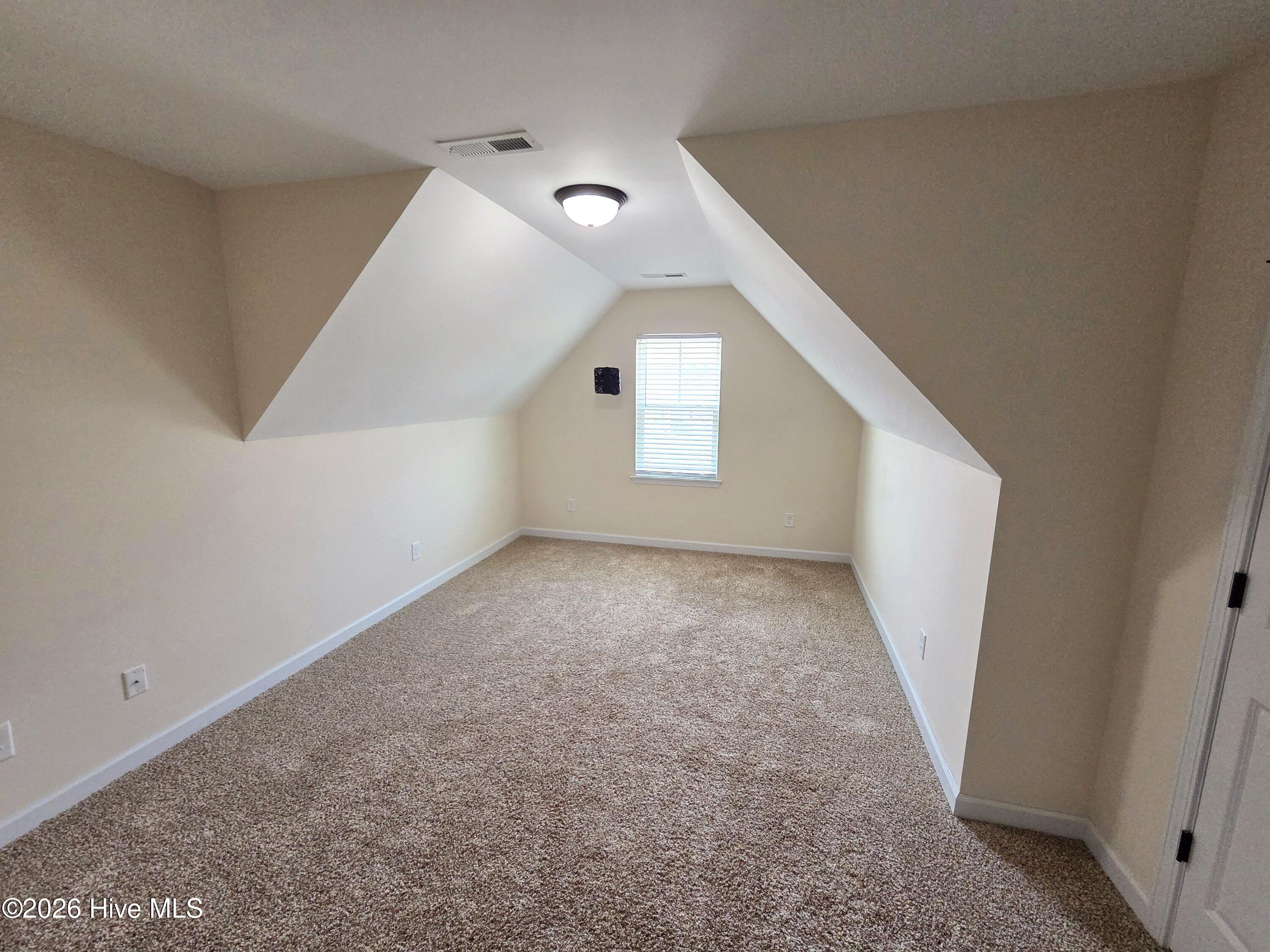 100527843 | Photo 61