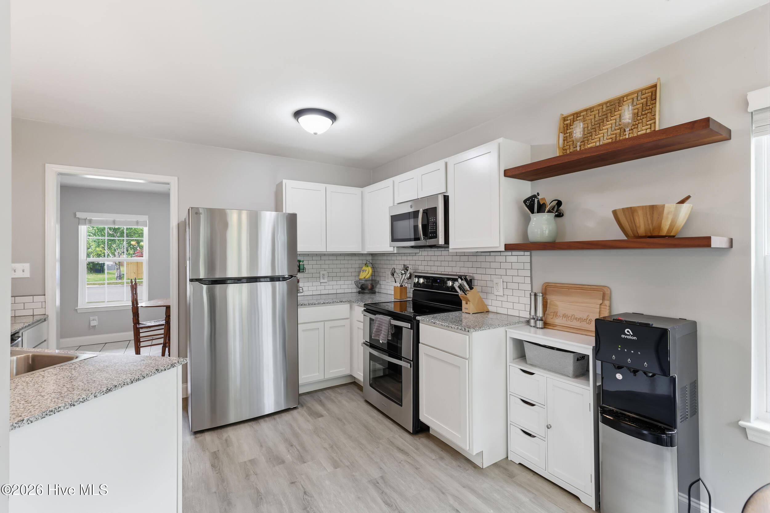 100565857 | Photo 15