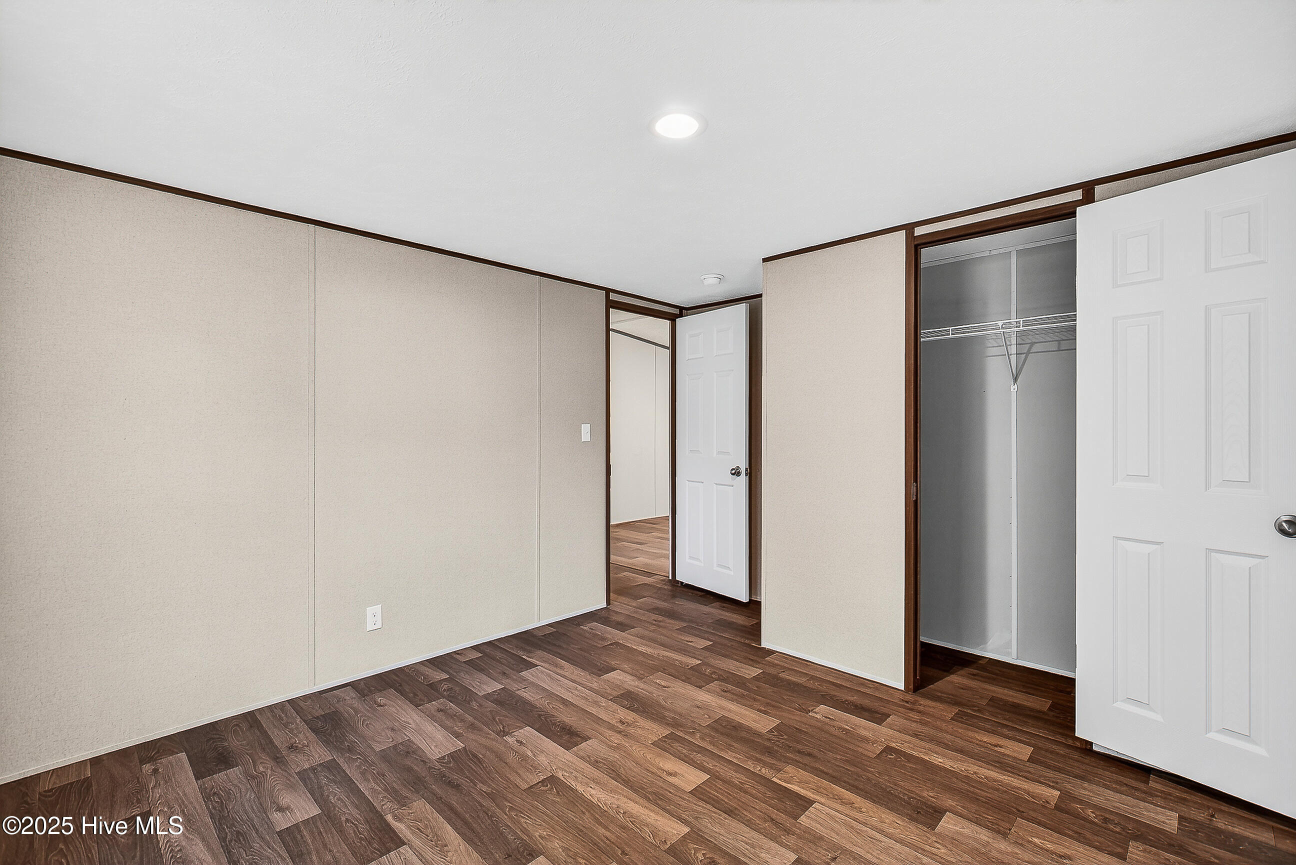 100537518 | Photo 22