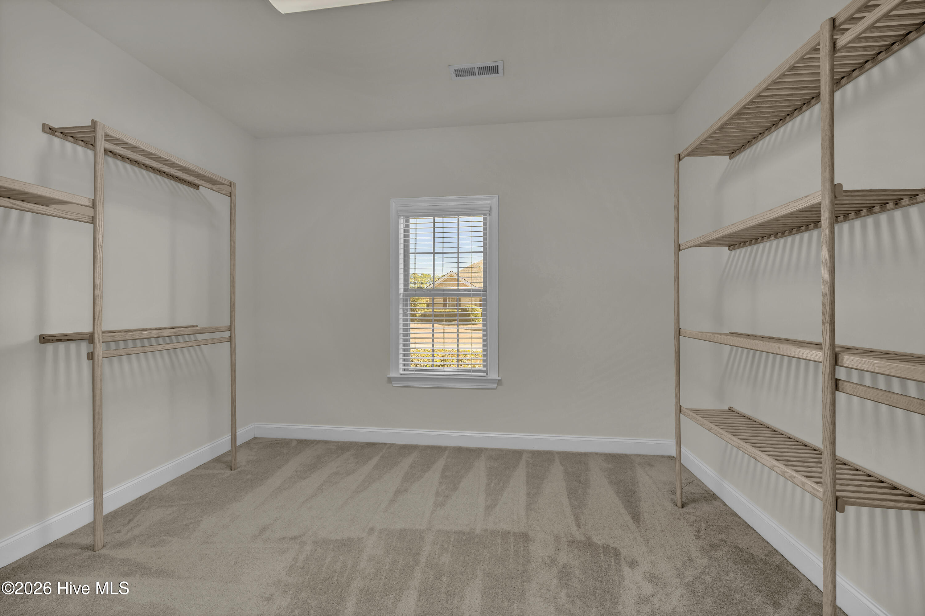 100549247 | Photo 11