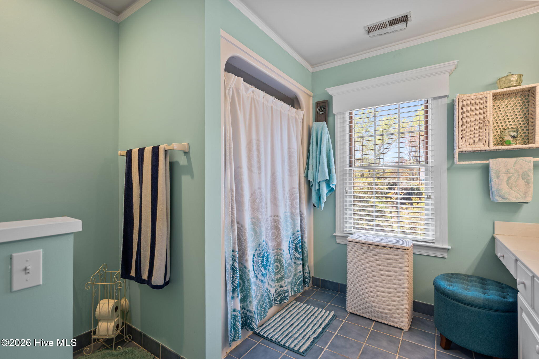 100564345 | Photo 28