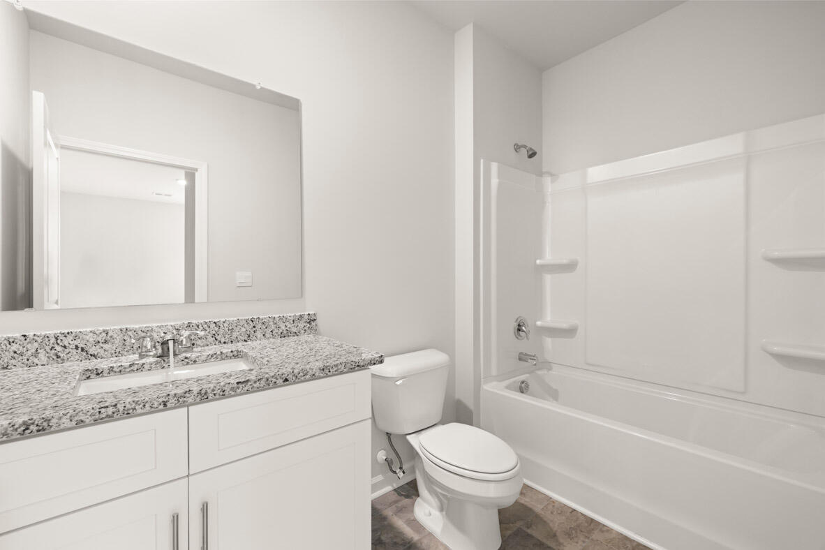 Guest room en-suite bathroom