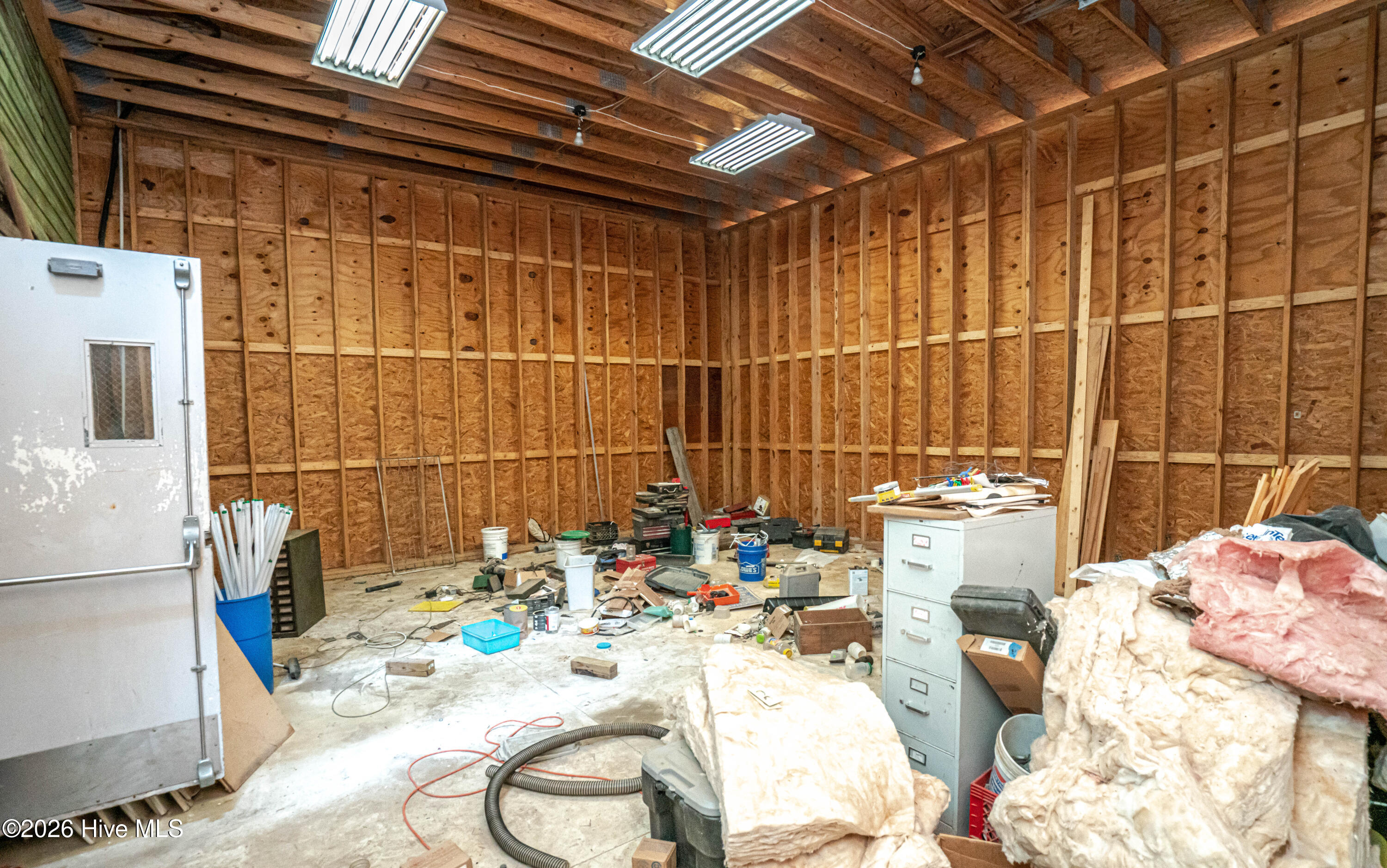 100549840 | Photo 24