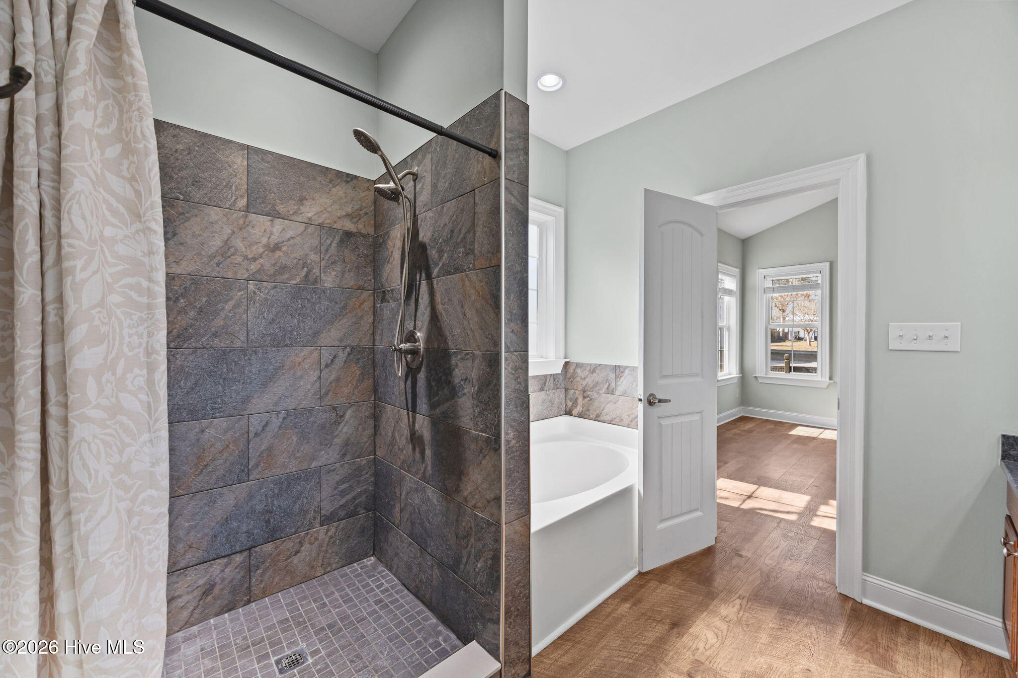 100559497 | Photo 19