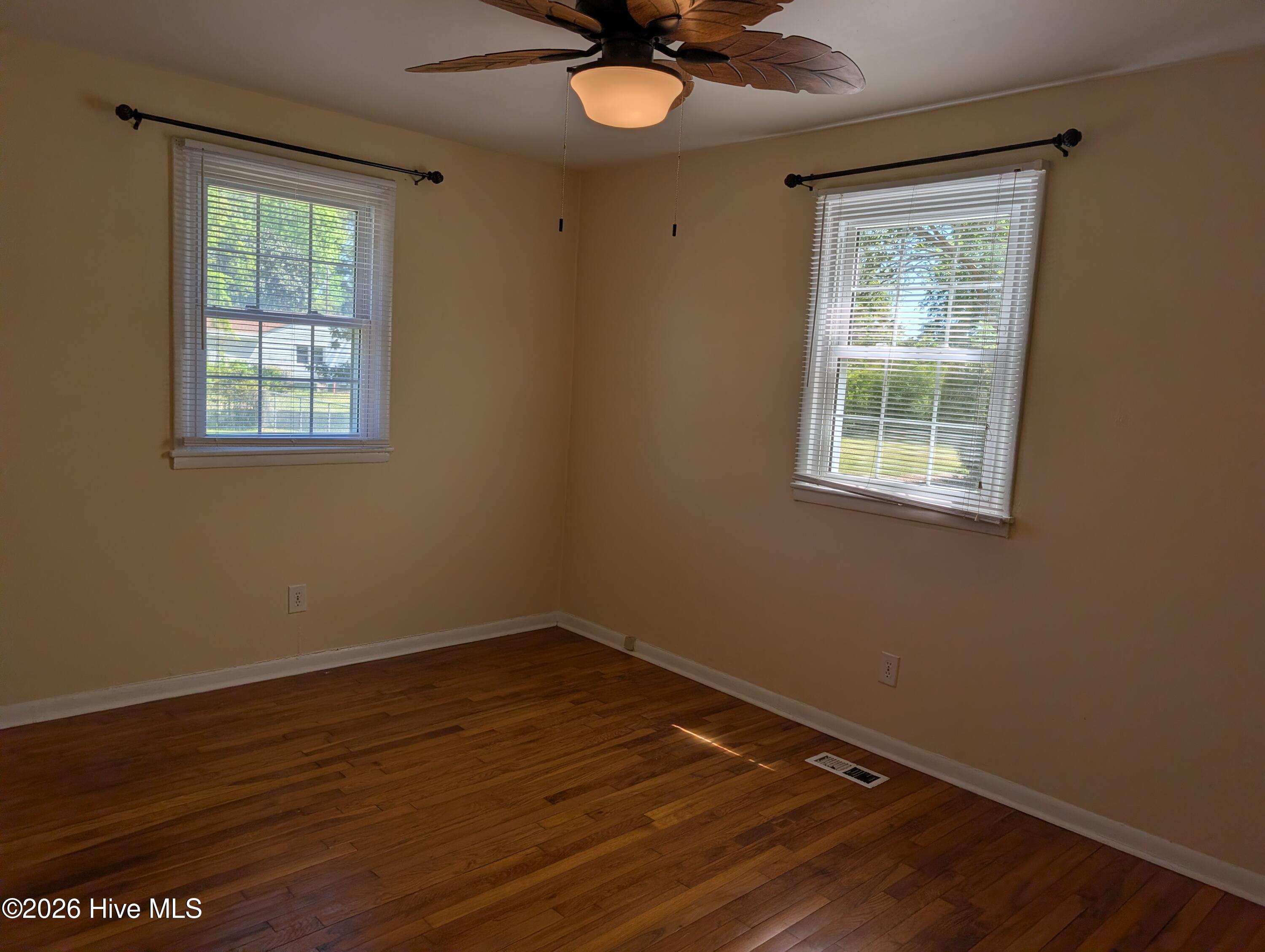 100566313 | Photo 13