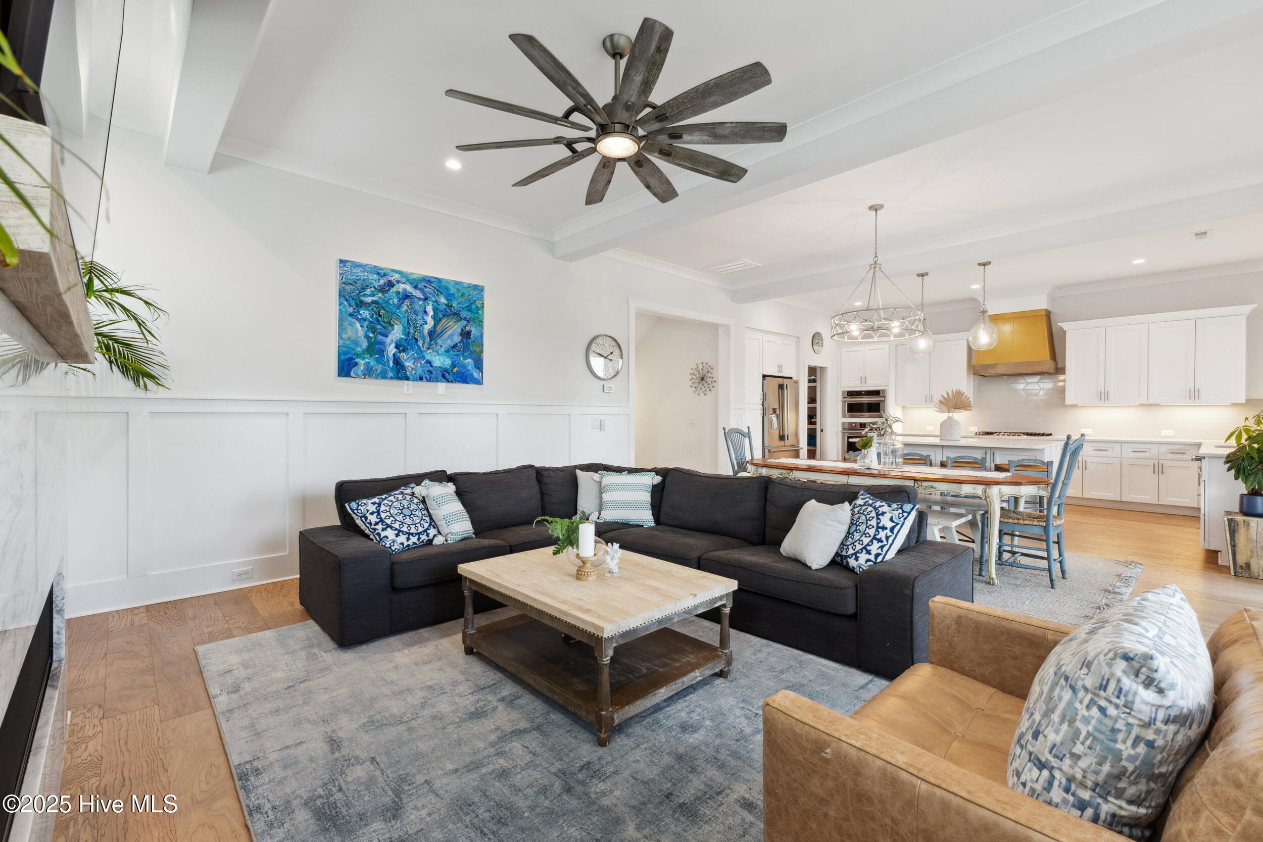 100553970 | Photo 22