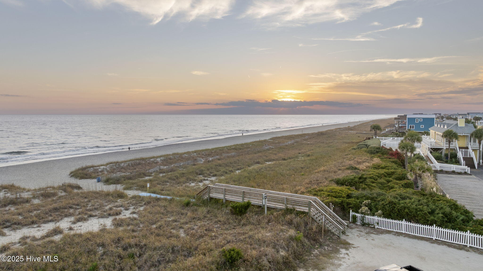 100542443 | Photo 43