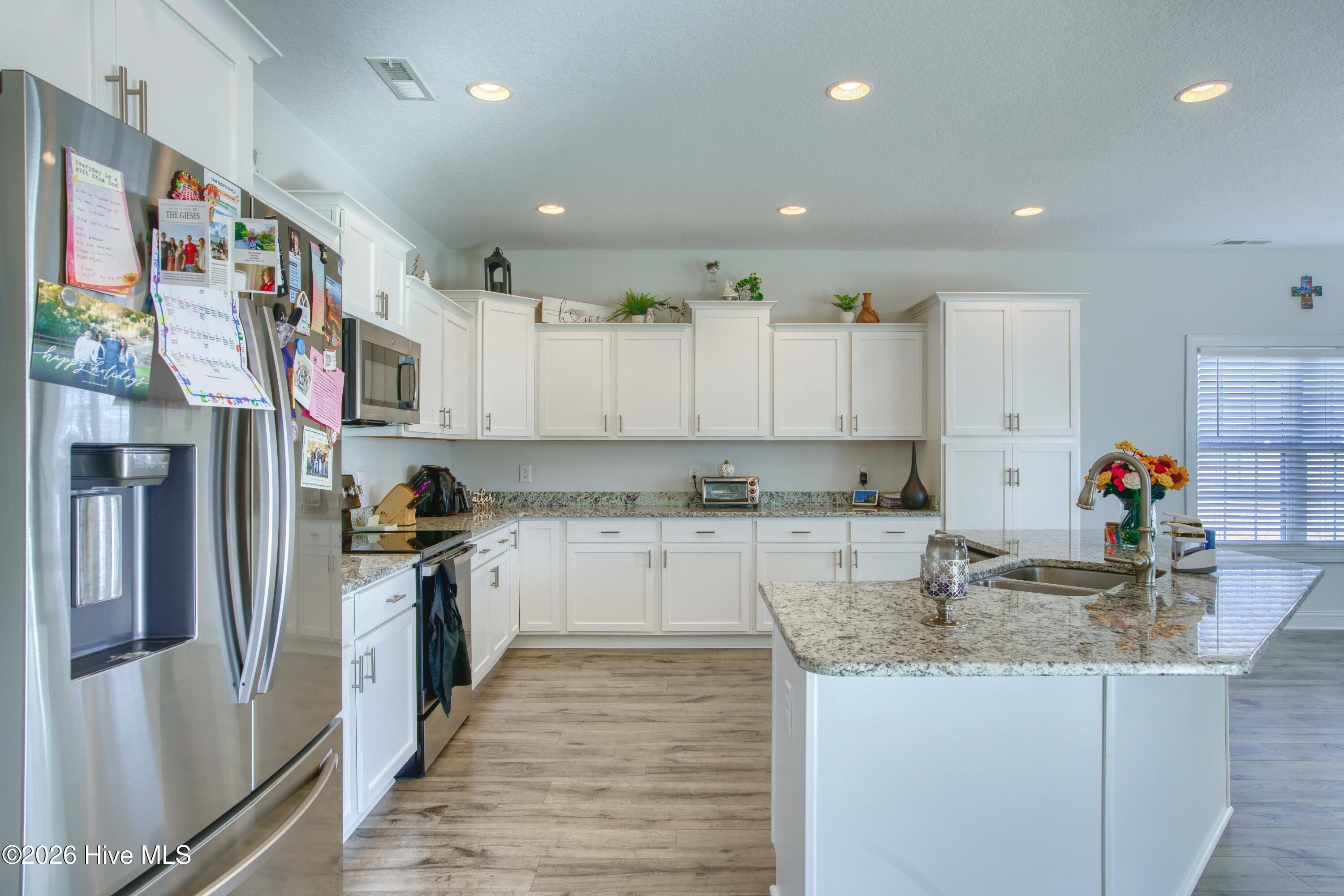 100549556 | Photo 11